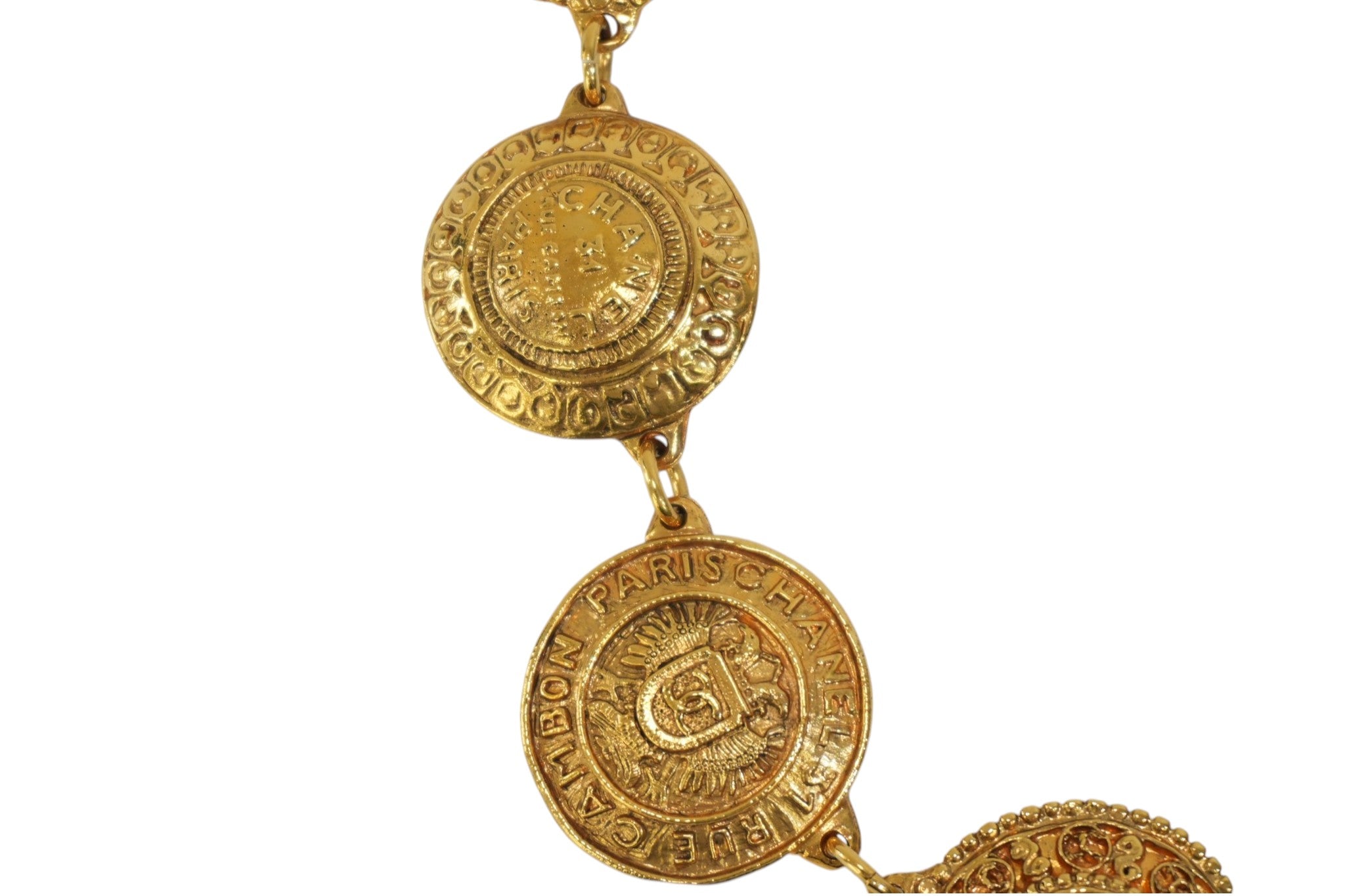Pew-owned Chanel Medallion Necklace Gold tone