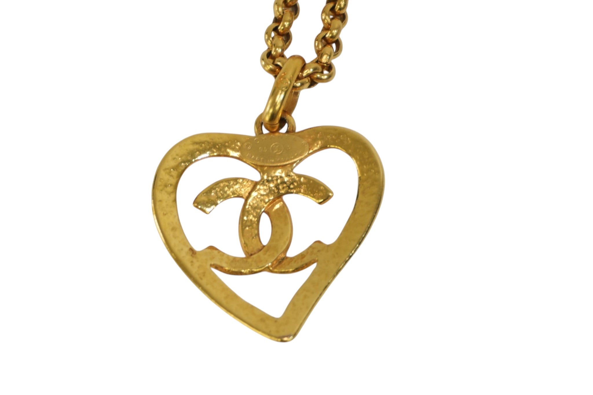 Pre-owned Chanel Heart CC Necklace Gold tone