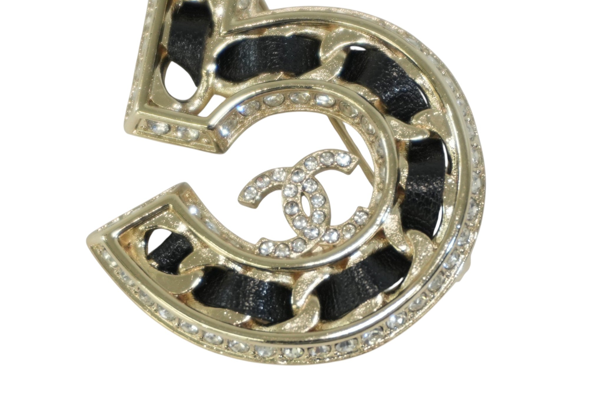 Pre-owned Chanel Number 5 Brooch Silver tone
