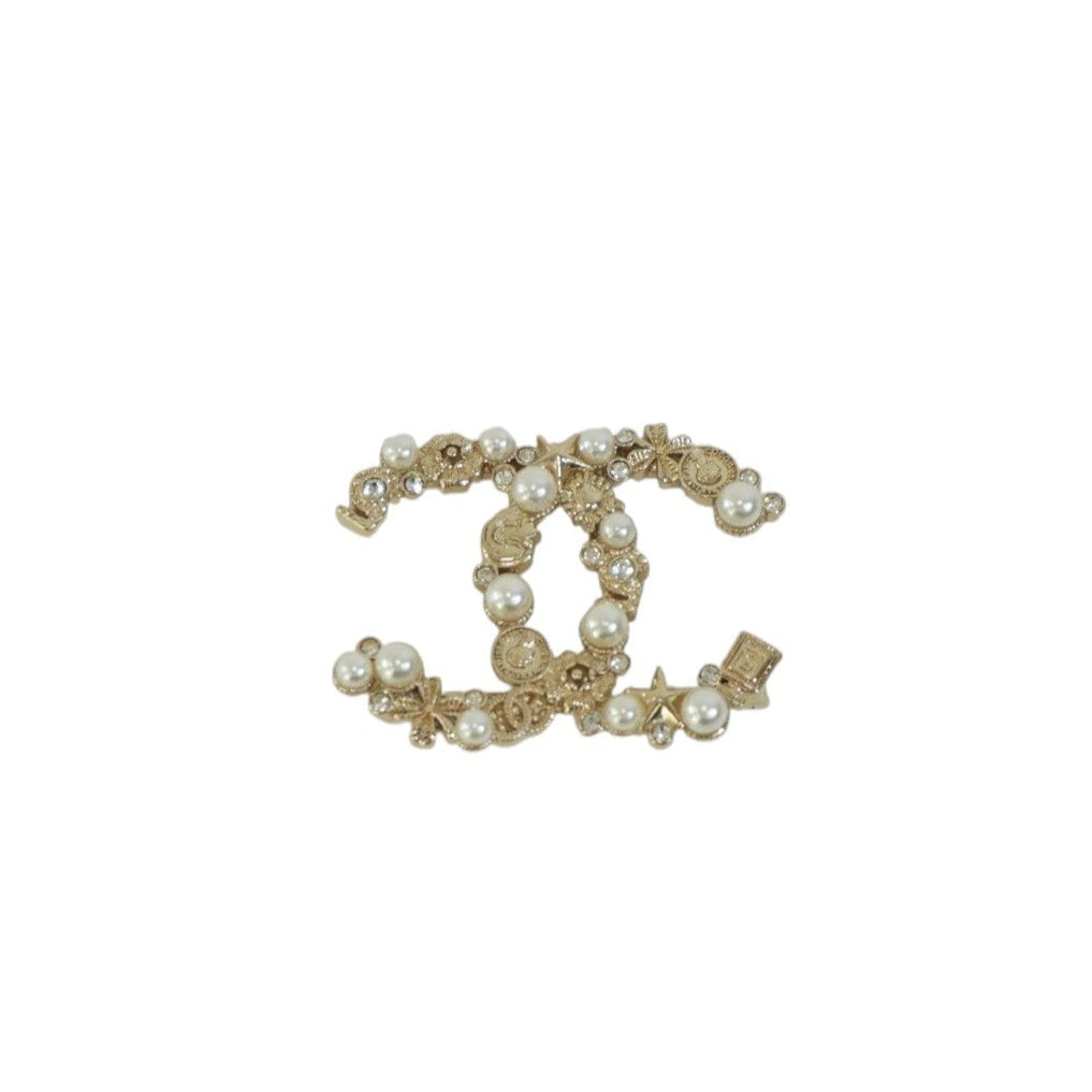 Pre-owned Chanel CC Brooch Silver tone