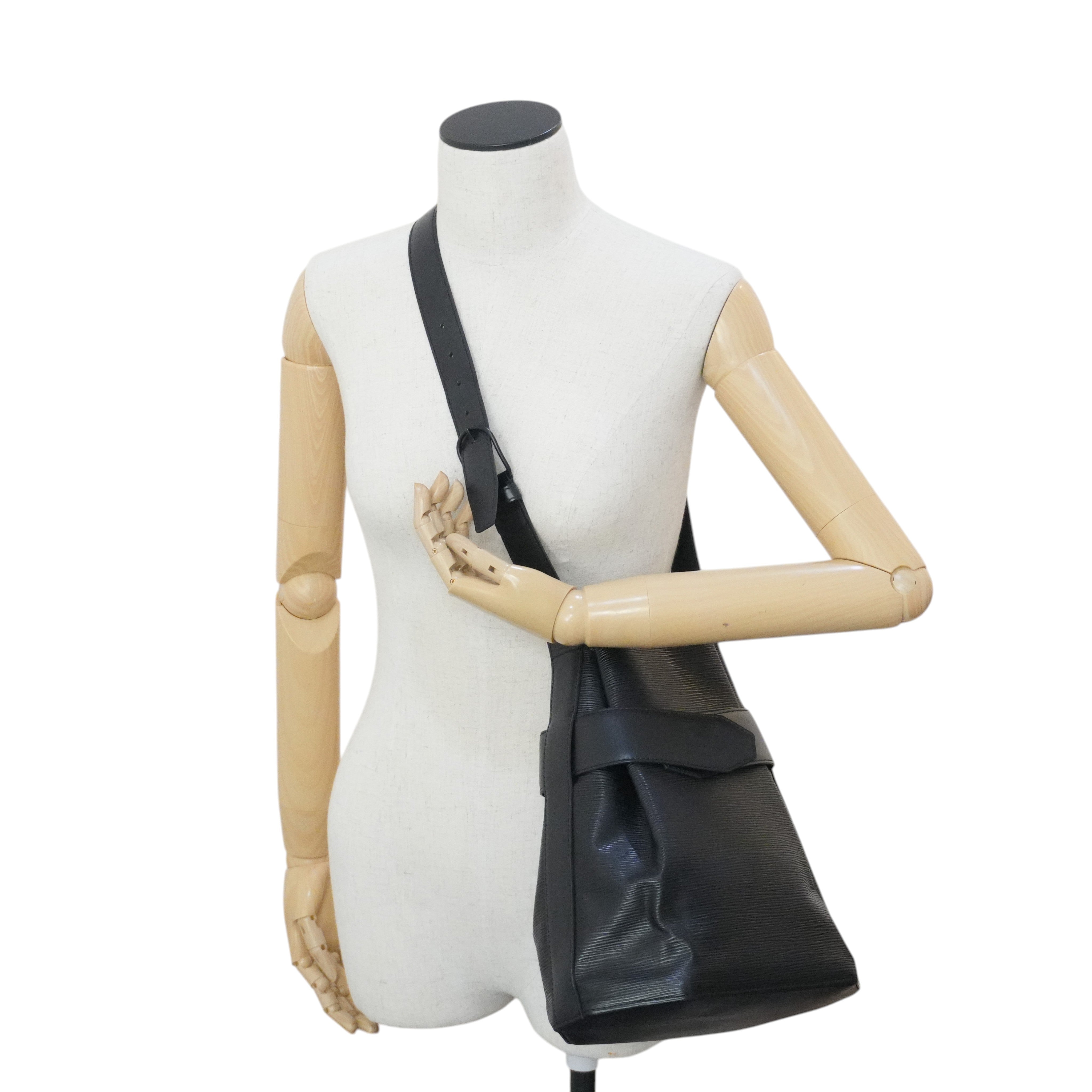 Pre-owned Louis Vuitton Epi Sac d'Epaule Shoulder Bag Black