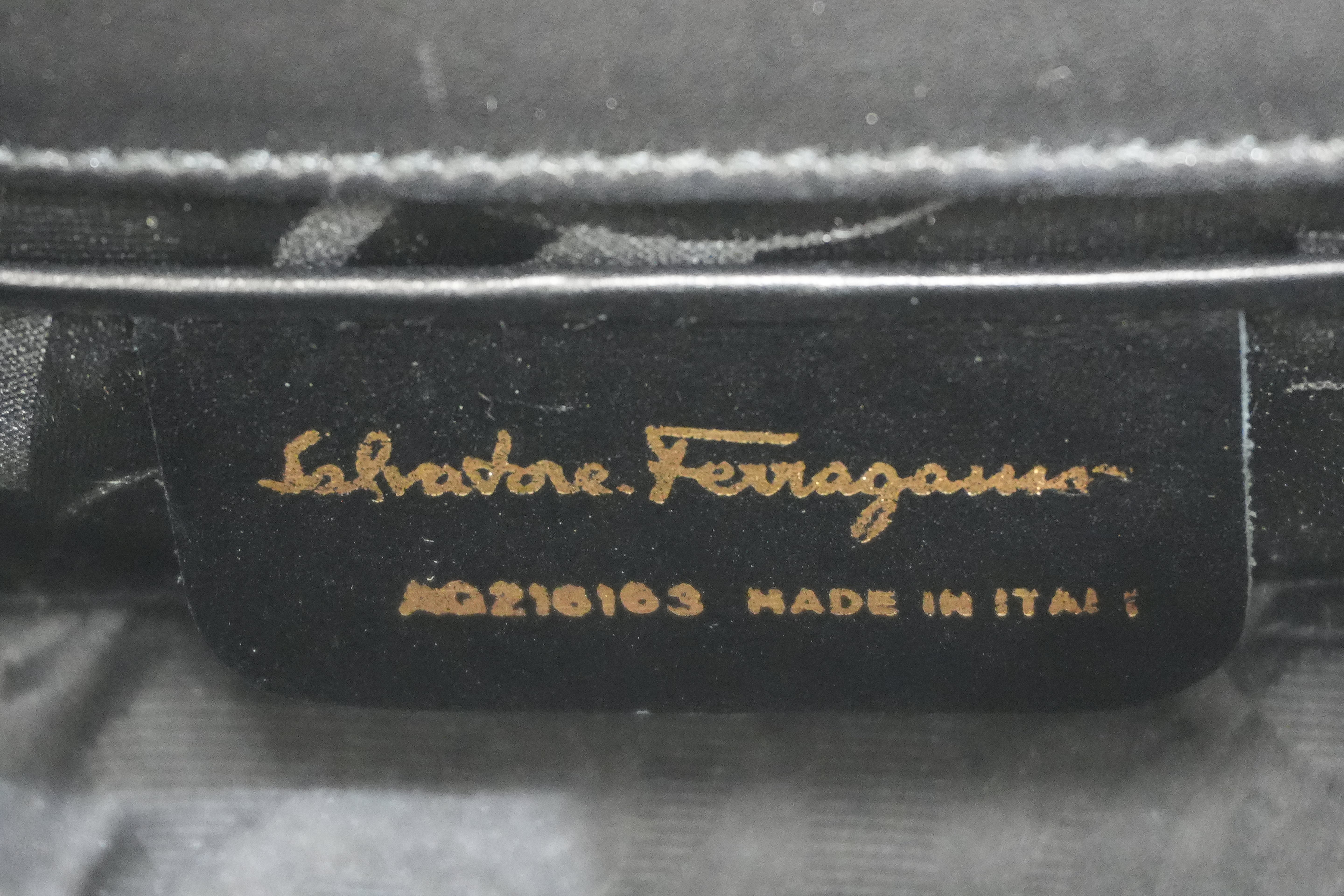 Pre-owned Ferragamo Ribbon Chain Crossbody Bag Black