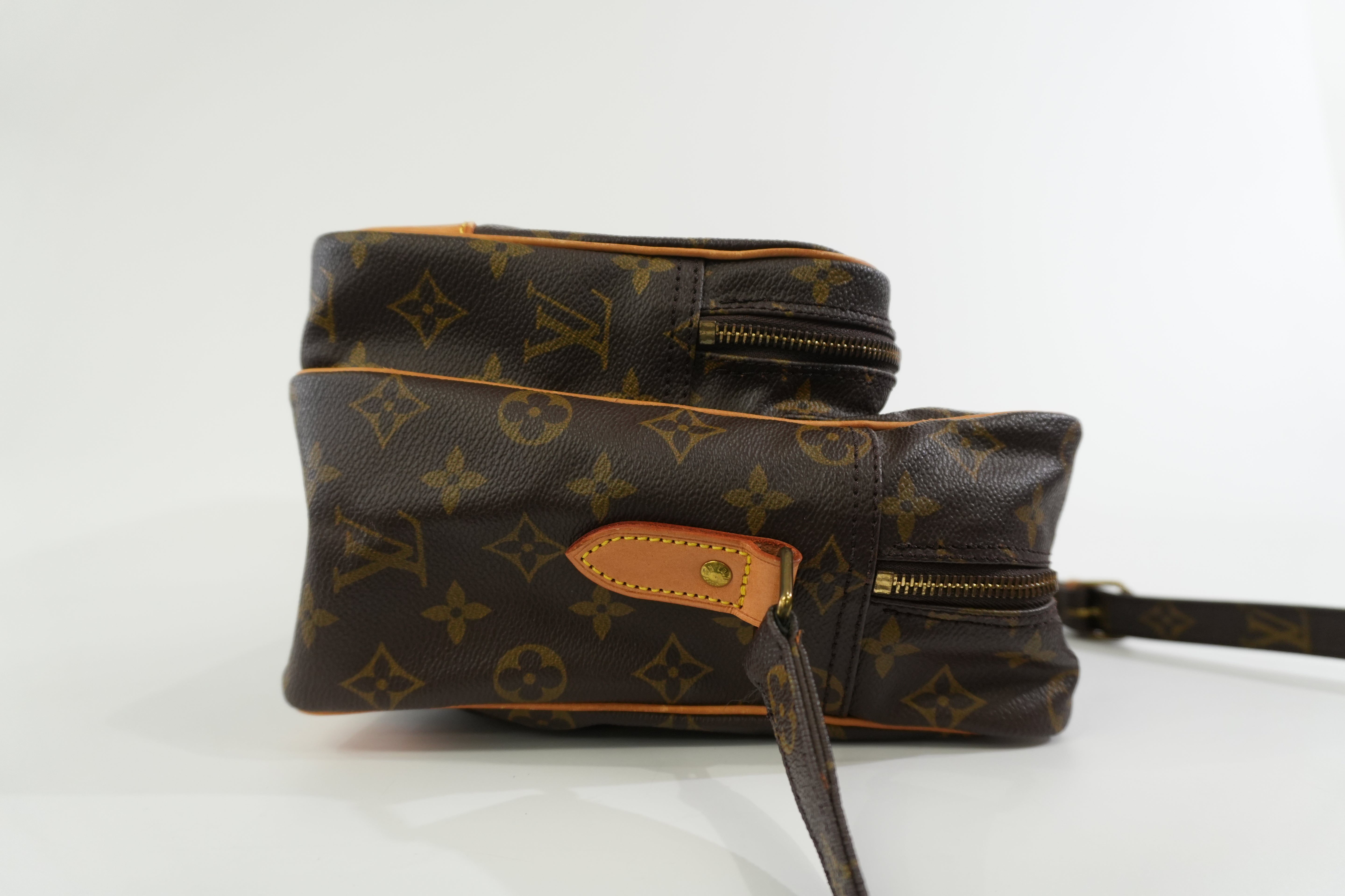 Pre-owned Louis Vuitton Monogram Nile Size 33 Shoulder Bag