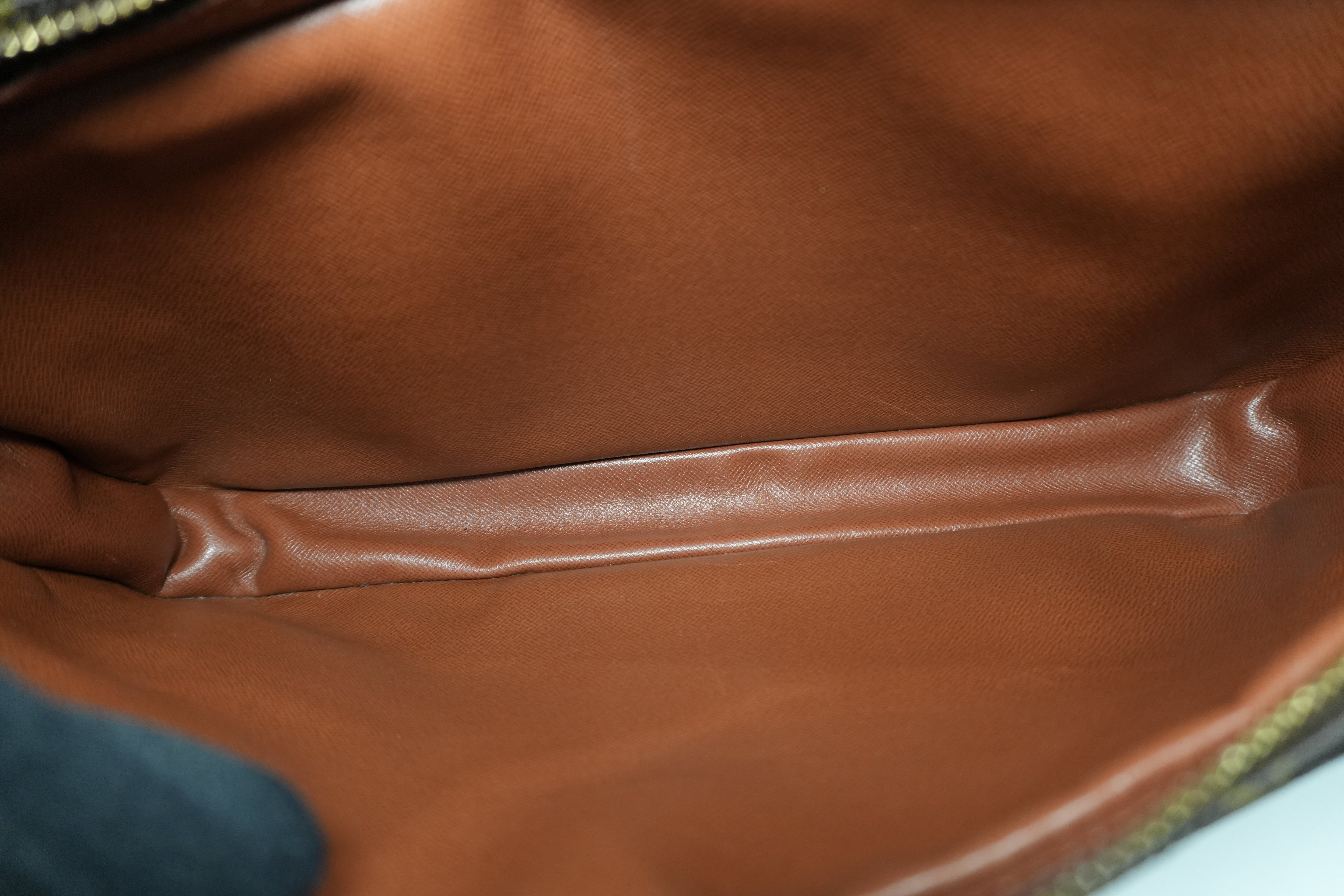 Pre-owned Louis Vuitton Monogram Nile Size 33 Shoulder Bag