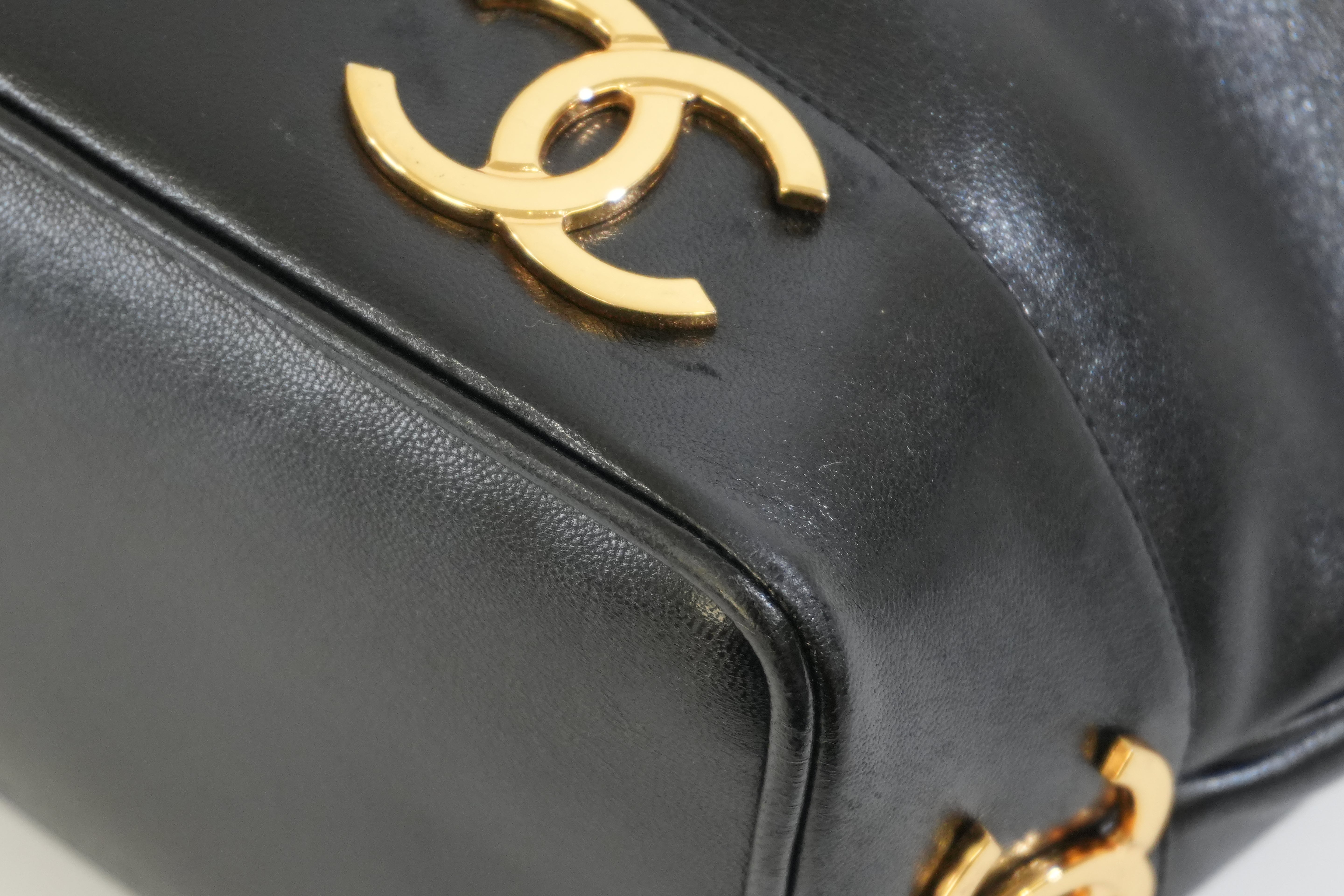 Pre-owned Chanel Bucket Shoulder Bag Black