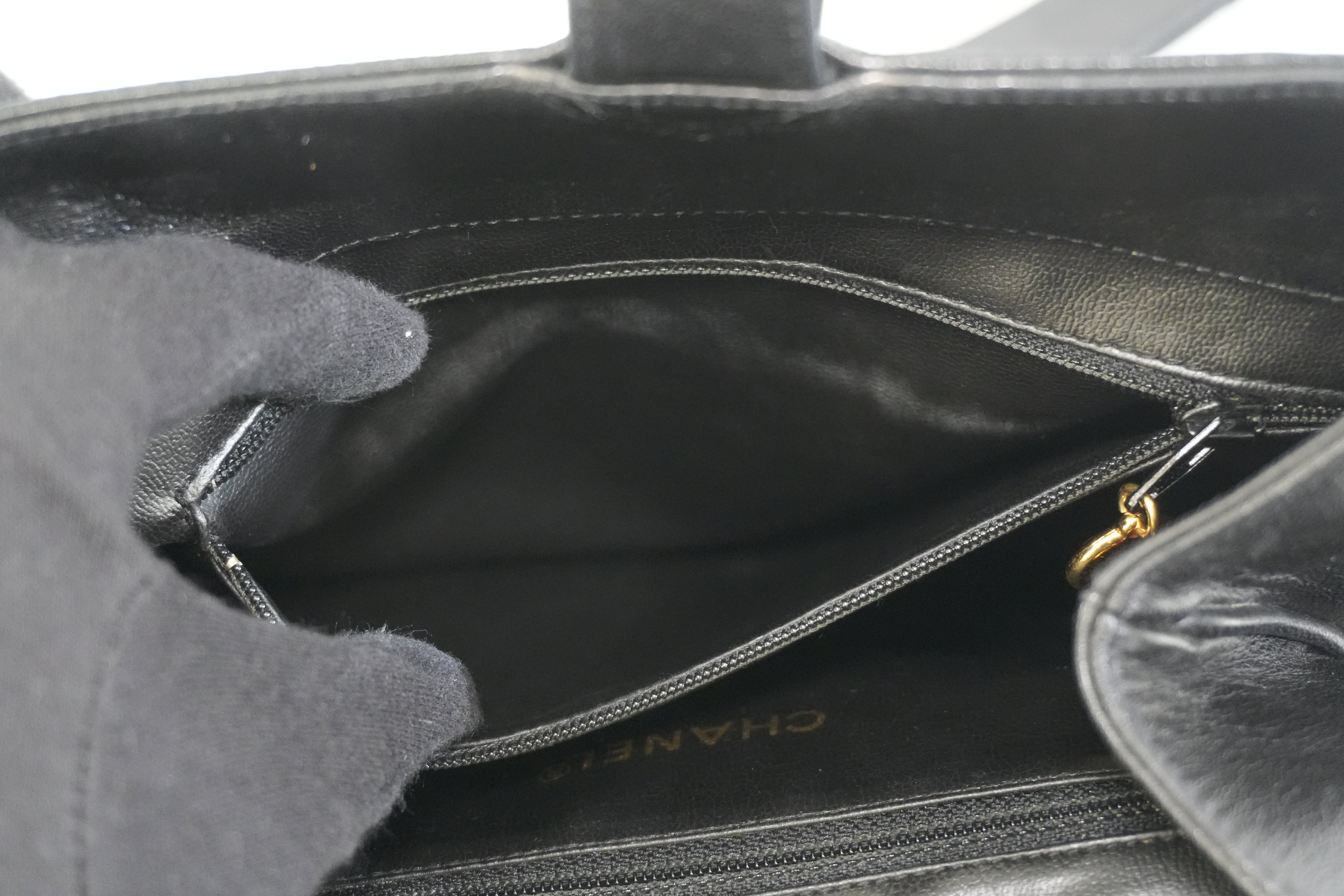Pre-owned Chanel Bucket Shoulder Bag Black