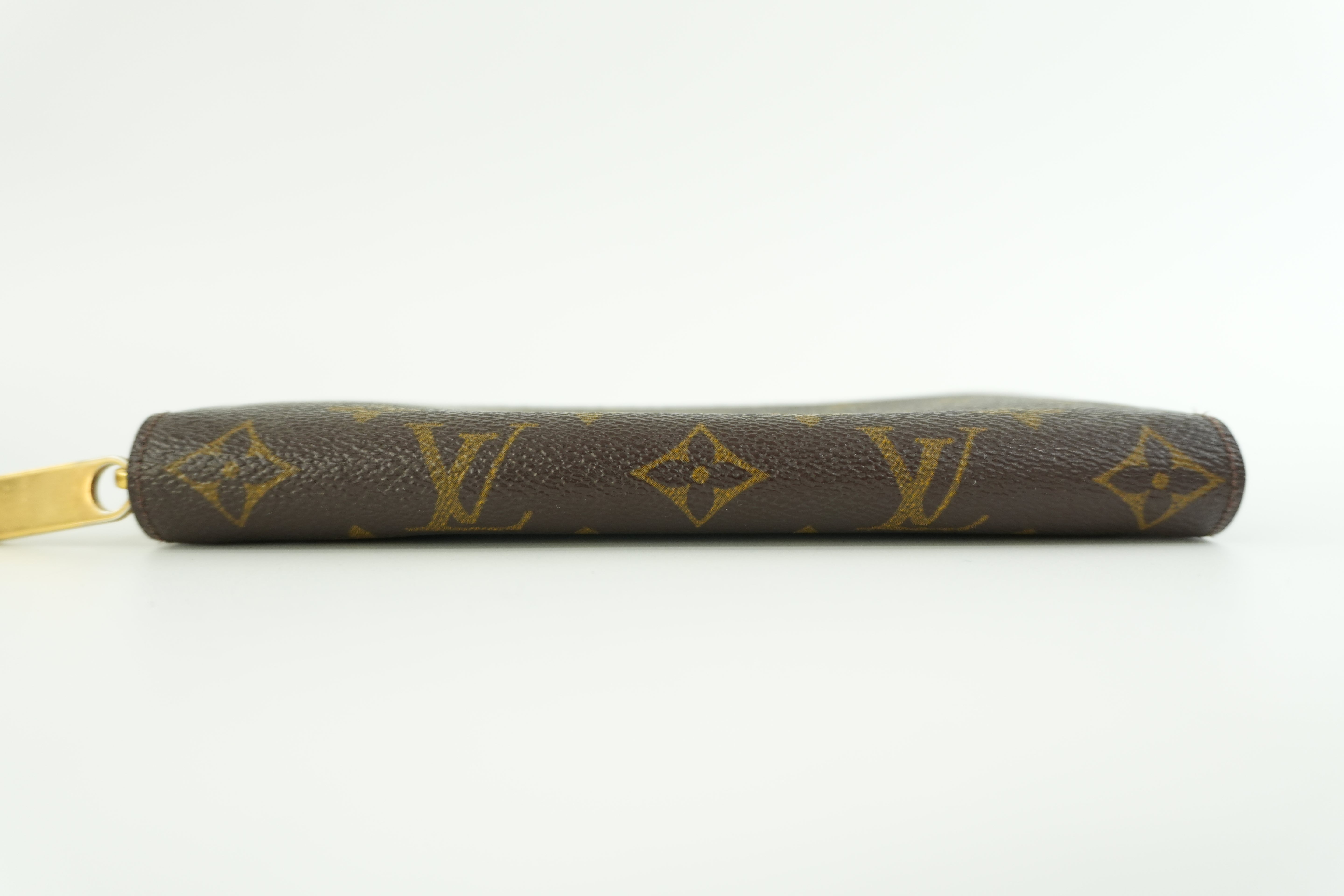 Louis Vuitton Monogram Zippy Wallet Used