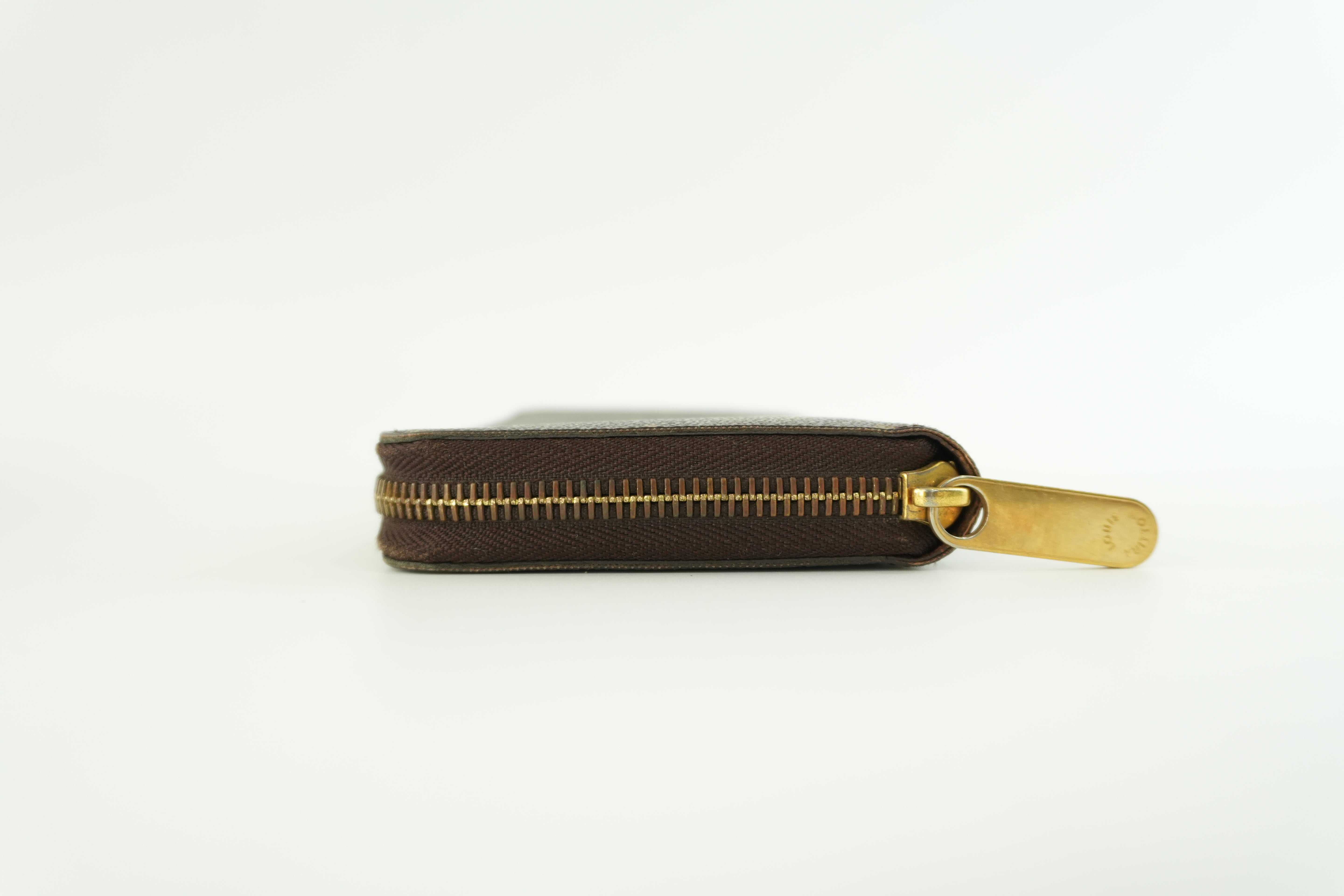 Louis Vuitton Monogram Zippy Wallet Used