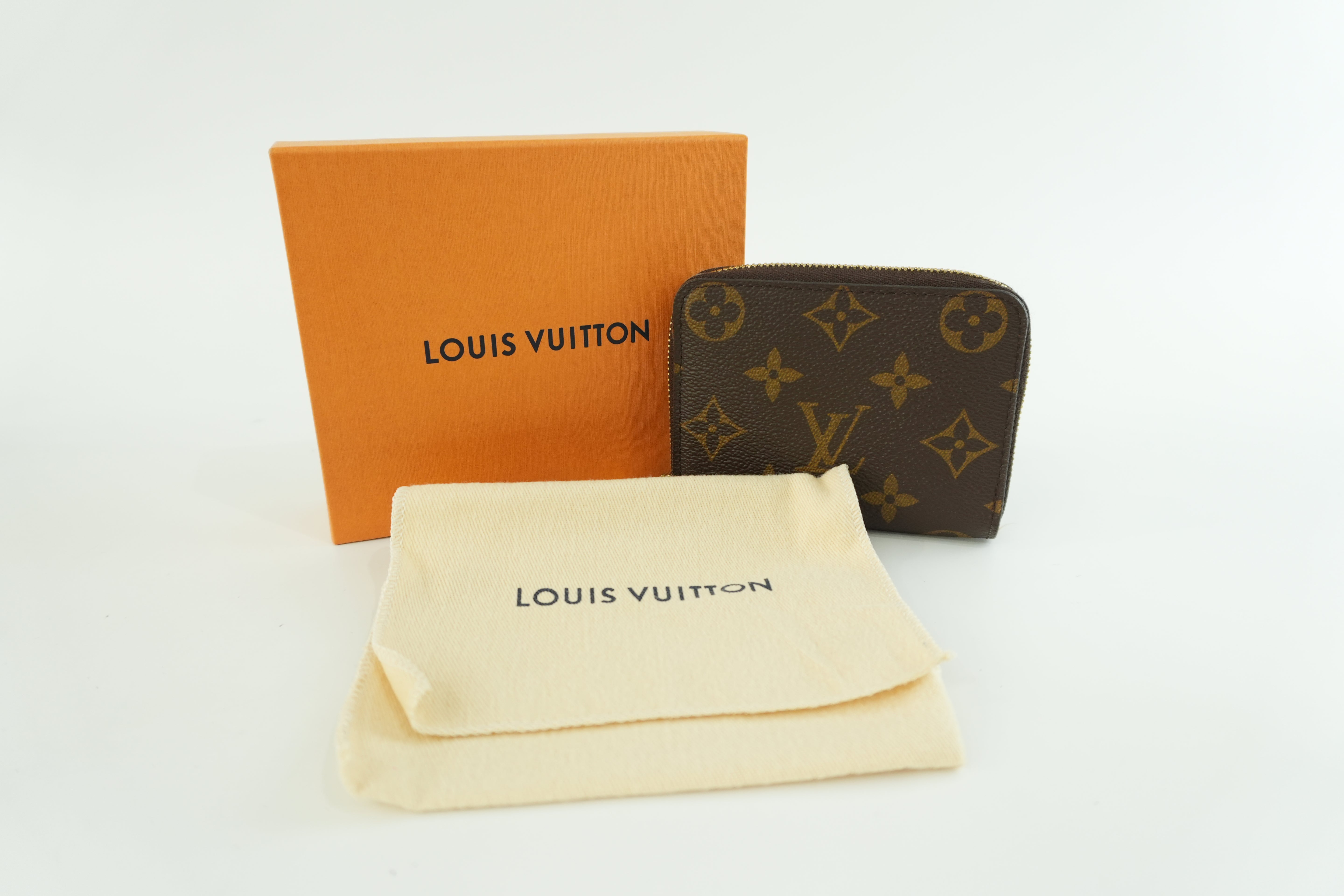 Louis Vuitton Monogram Zippy Card Case Used