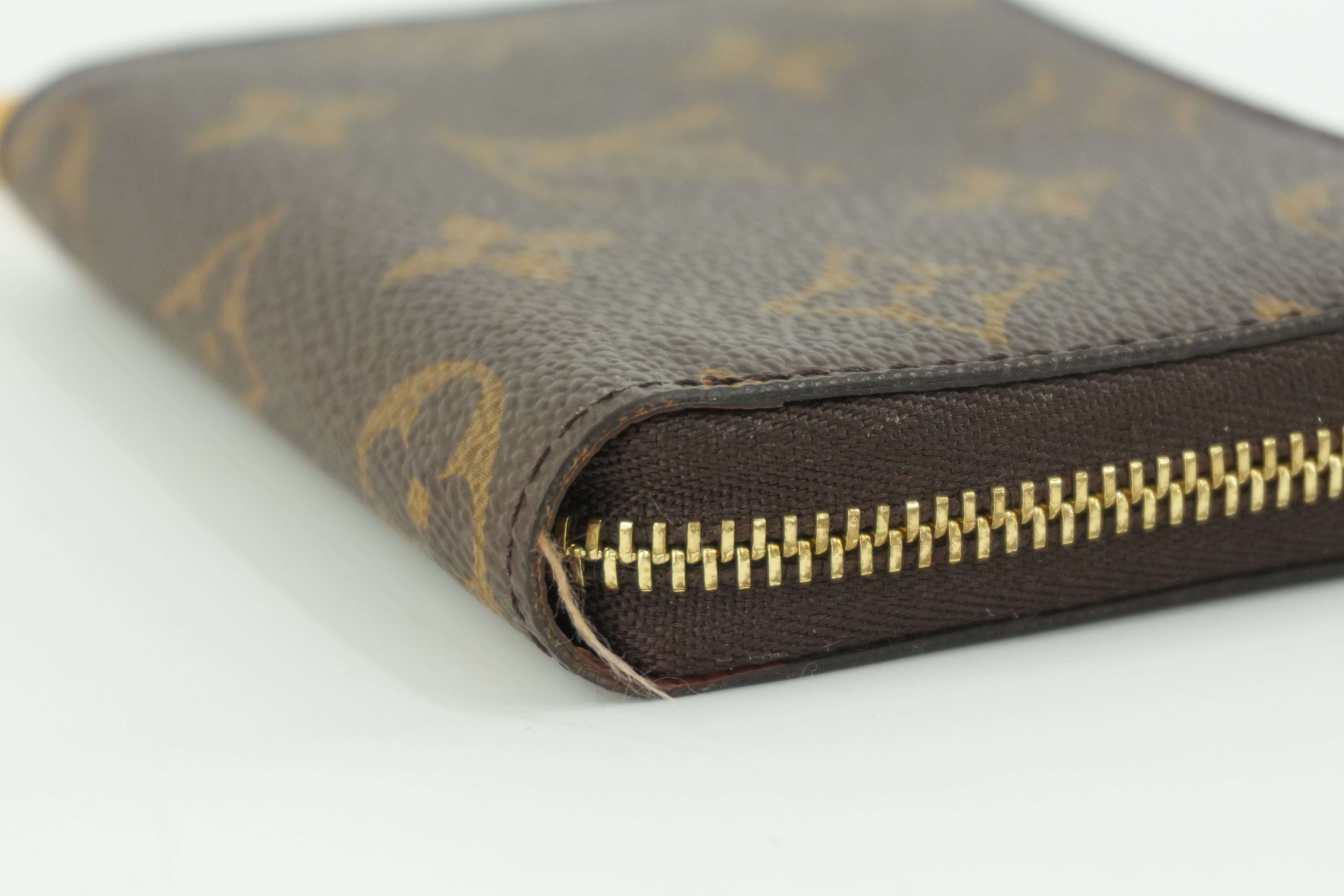 Louis Vuitton Monogram Zippy Card Case Used