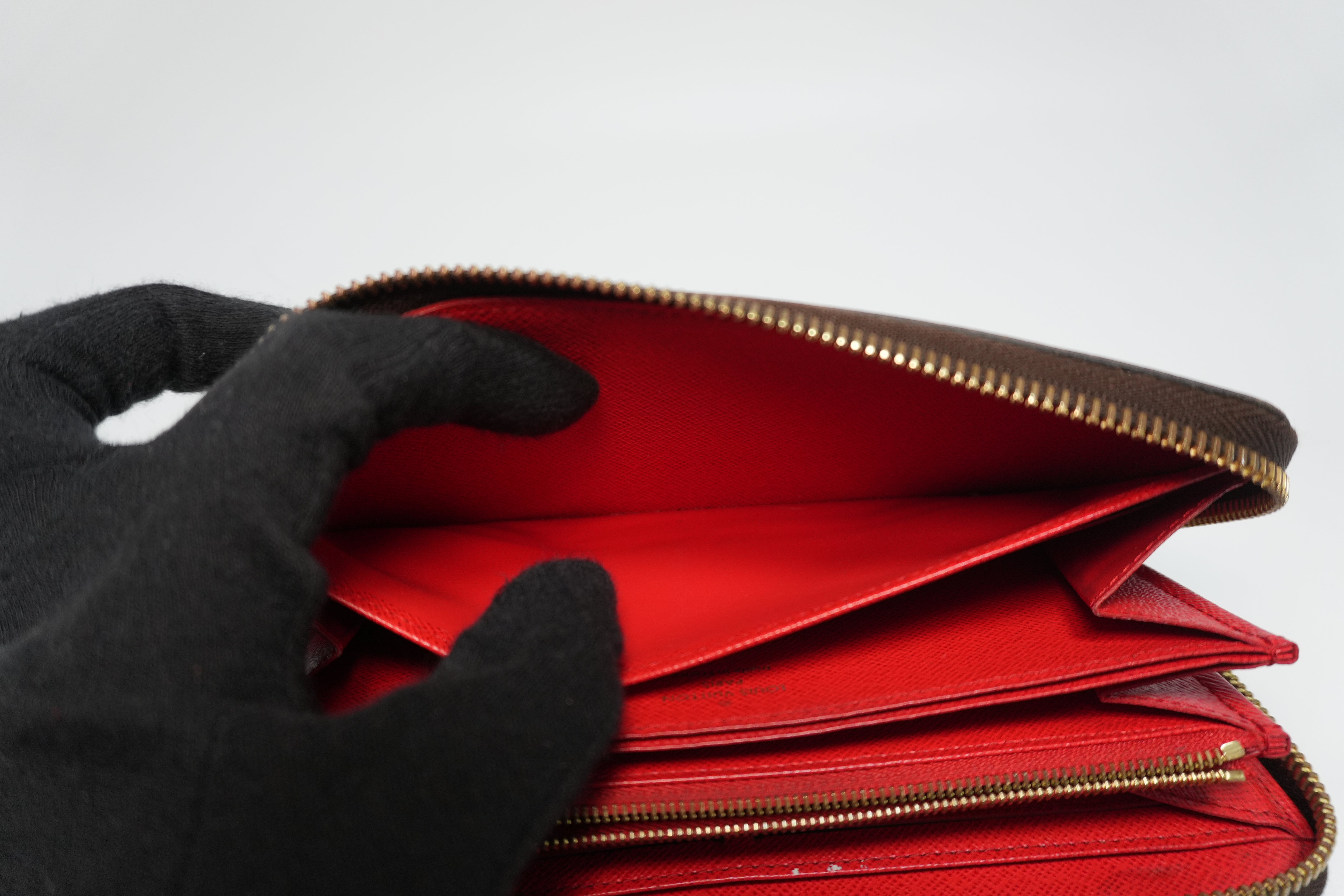 Louis Vuitton Monogram Zippy Wallet Used