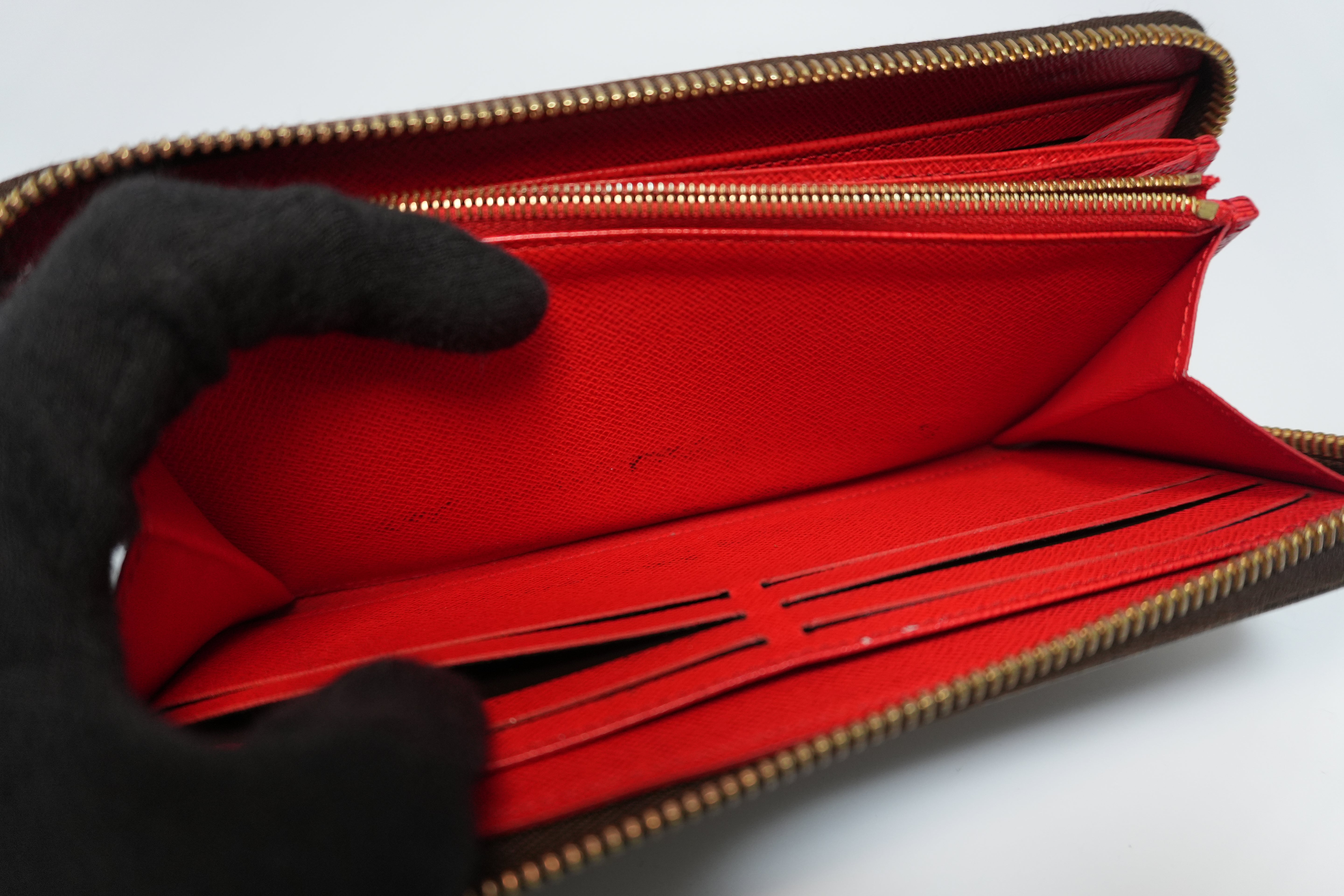 Louis Vuitton Monogram Zippy Wallet Used