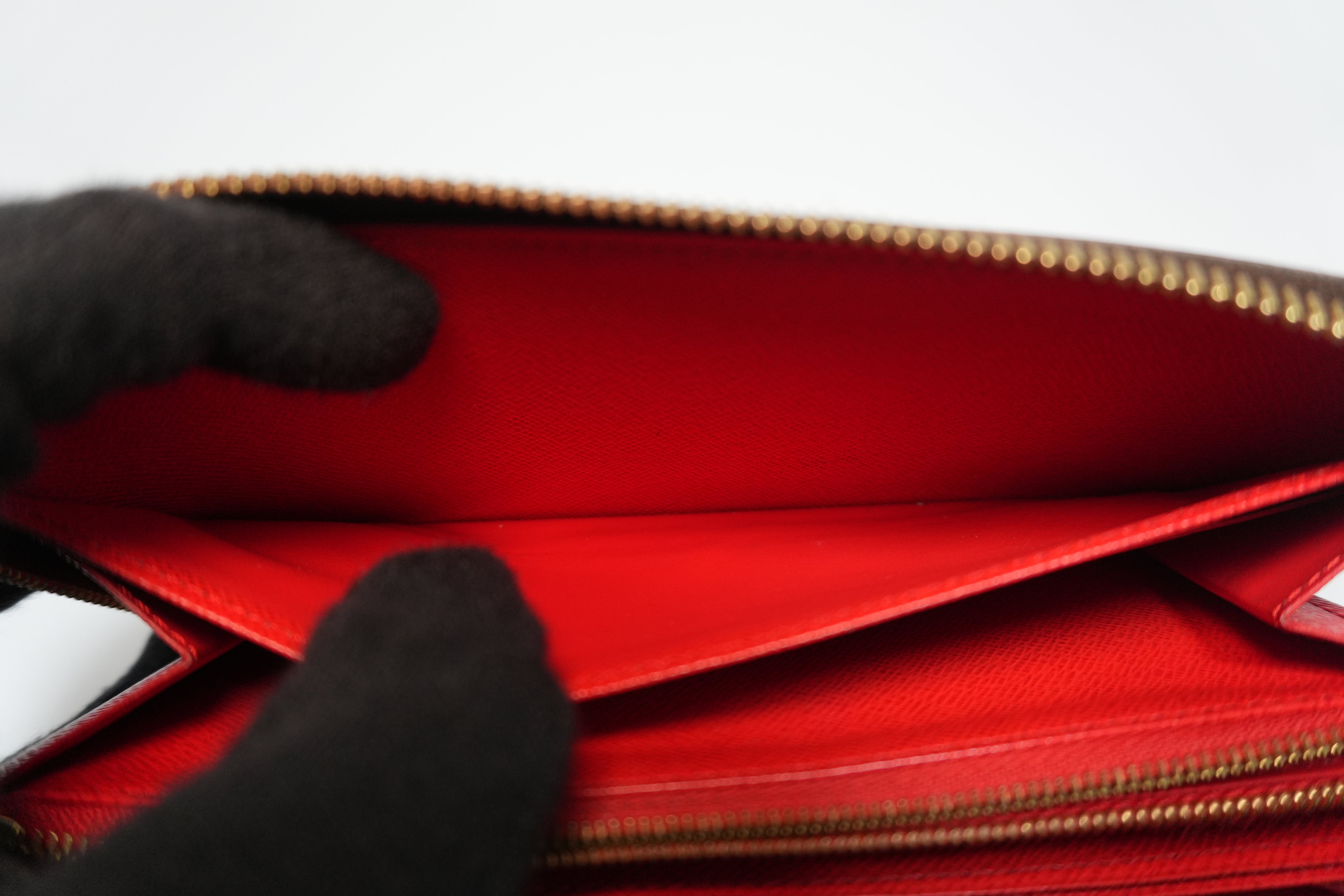 Louis Vuitton Monogram Zippy Wallet Used