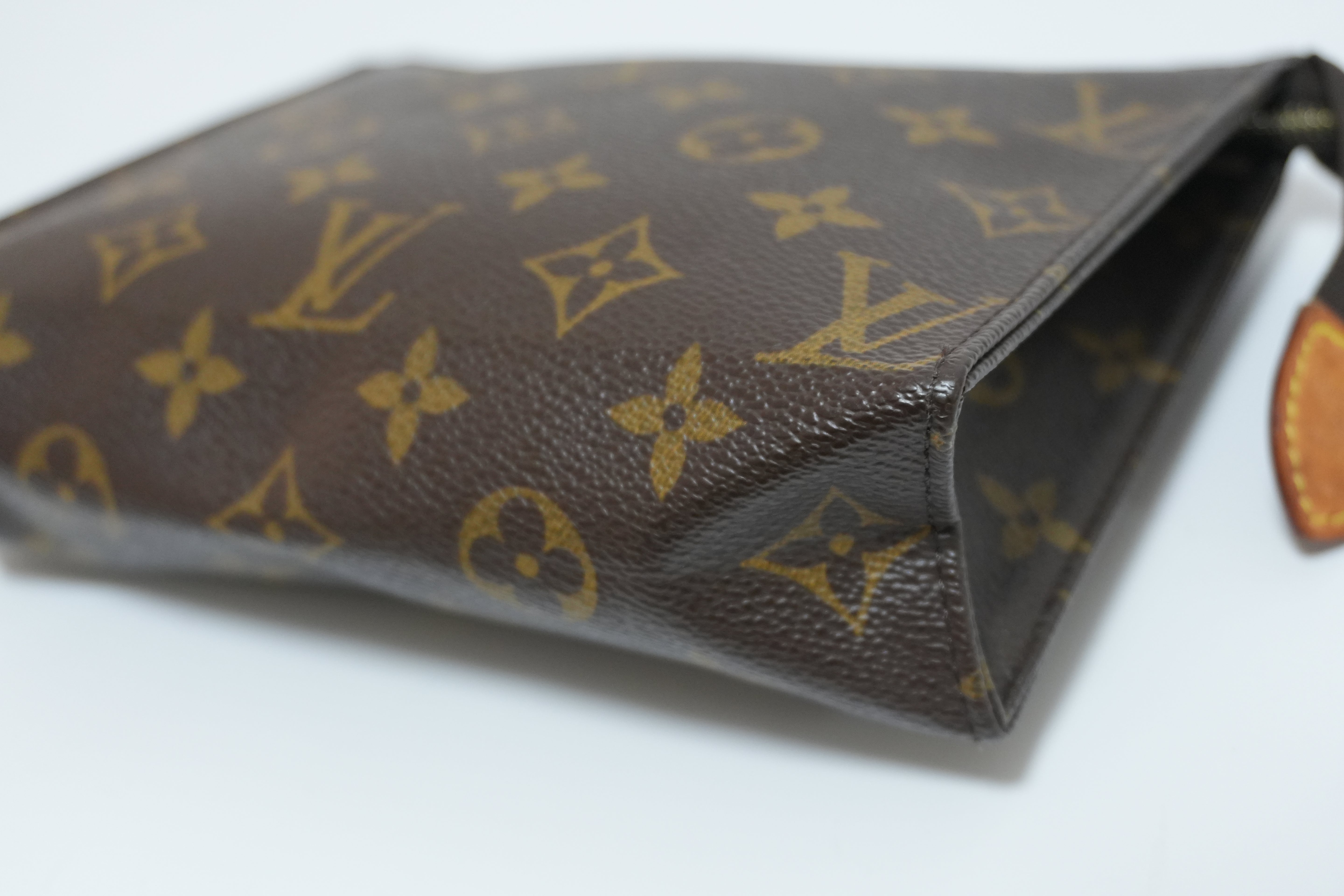 Louis Vuitton Monogram Toiletry 19 Pouch Used