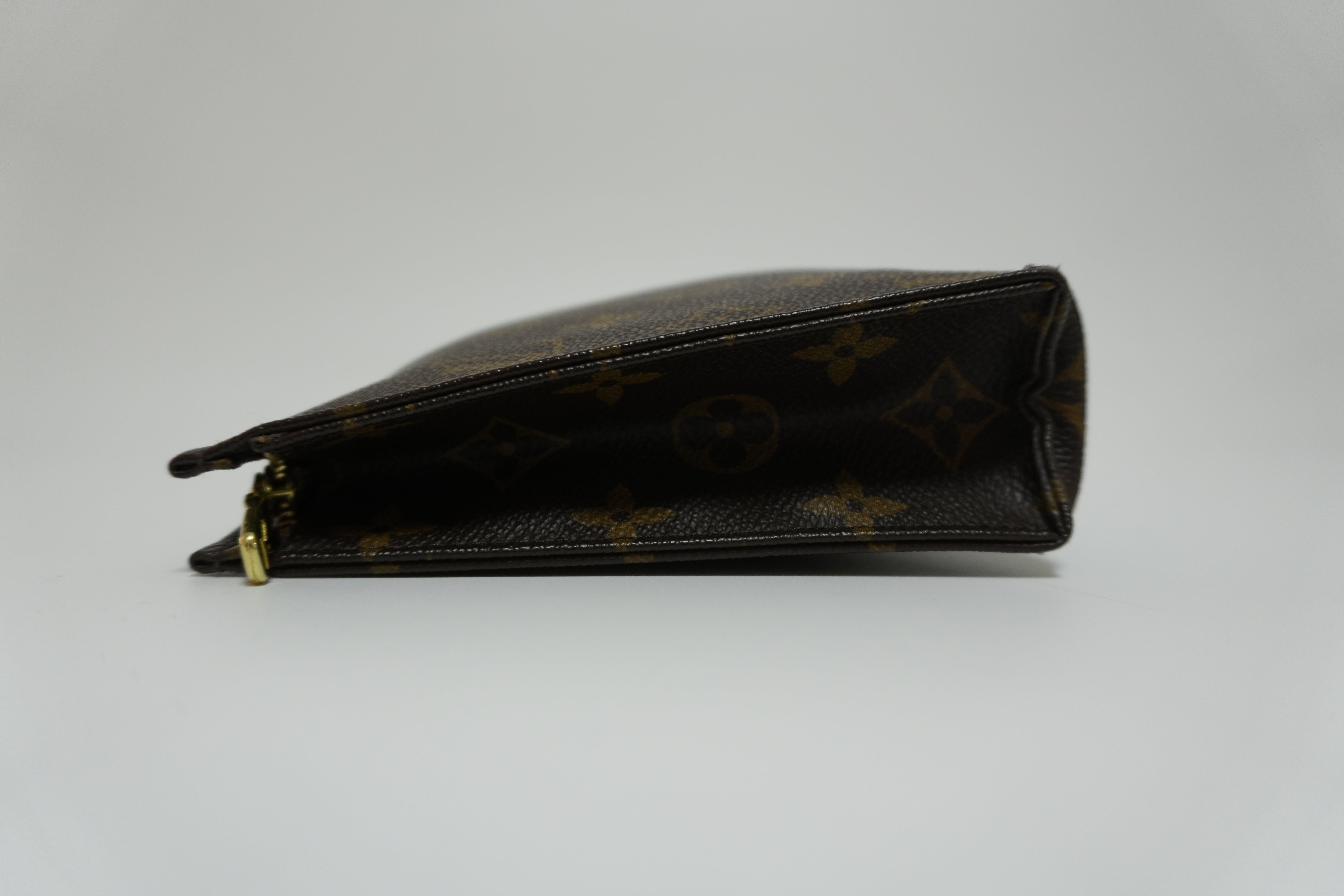Louis Vuitton Monogram Toiletry 19 Pouch Used