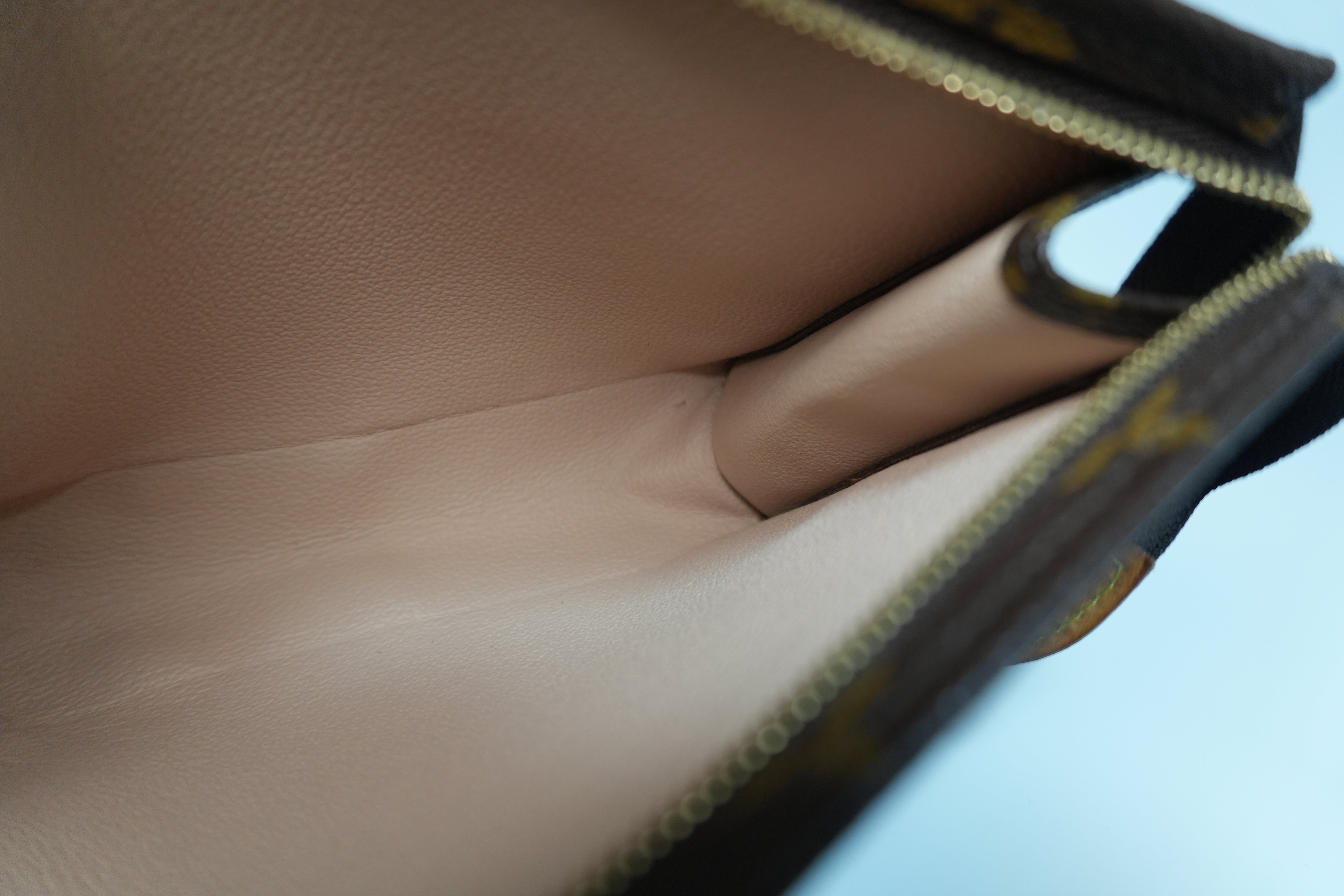 Louis Vuitton Monogram Toiletry 19 Pouch Used