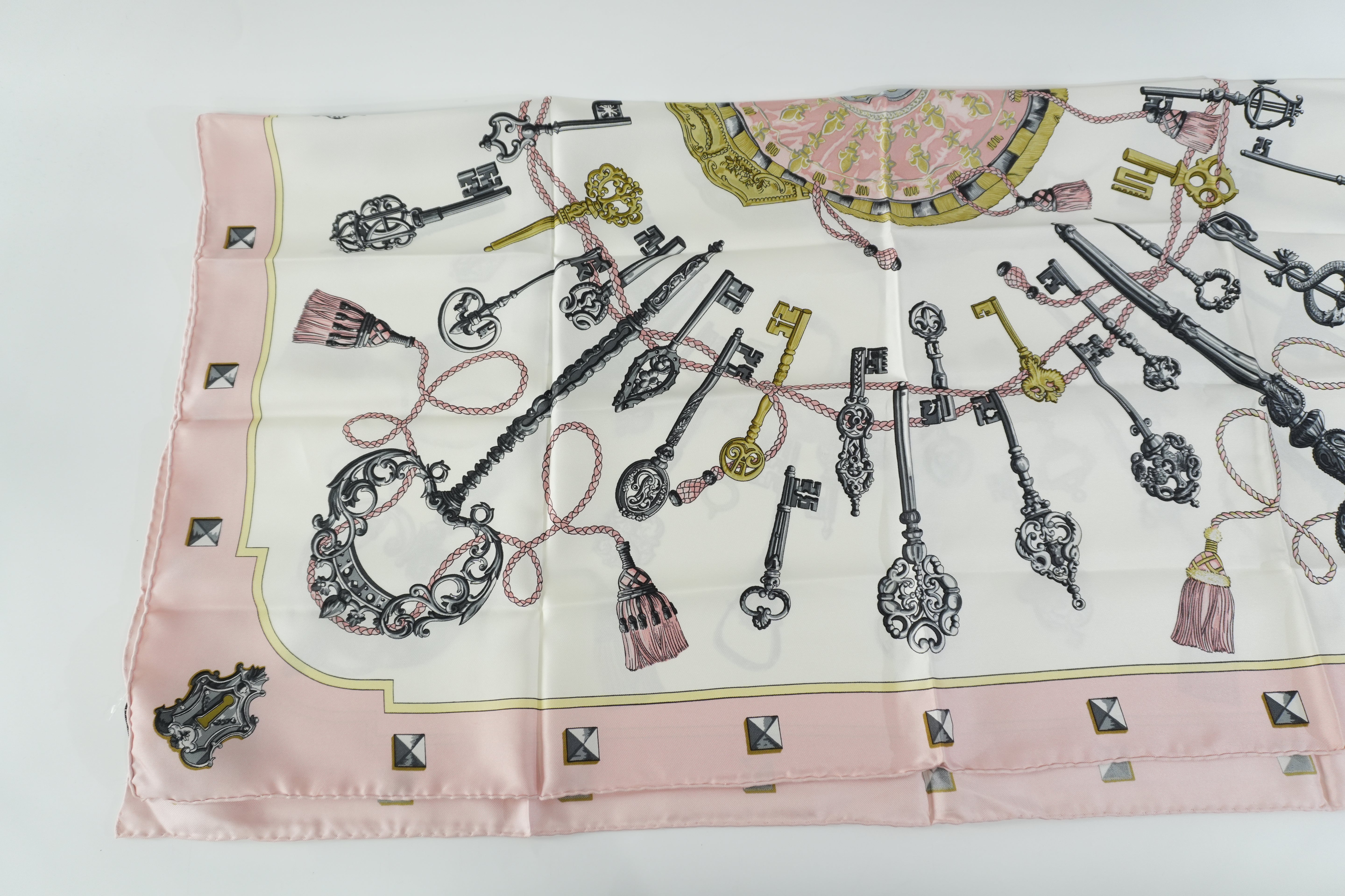 Pre-owned Hermes Scarf Pink