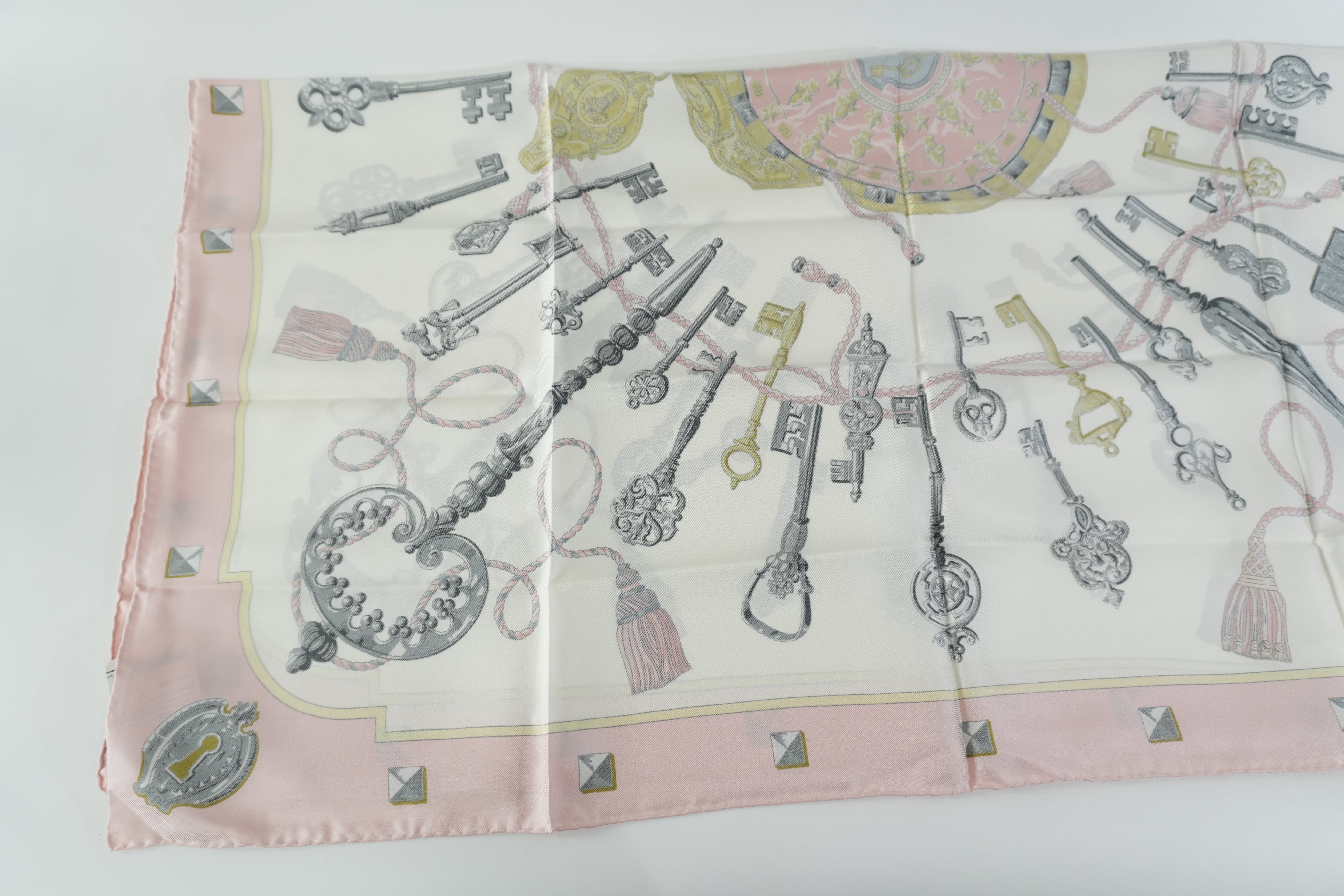 Pre-owned Hermes Scarf Pink