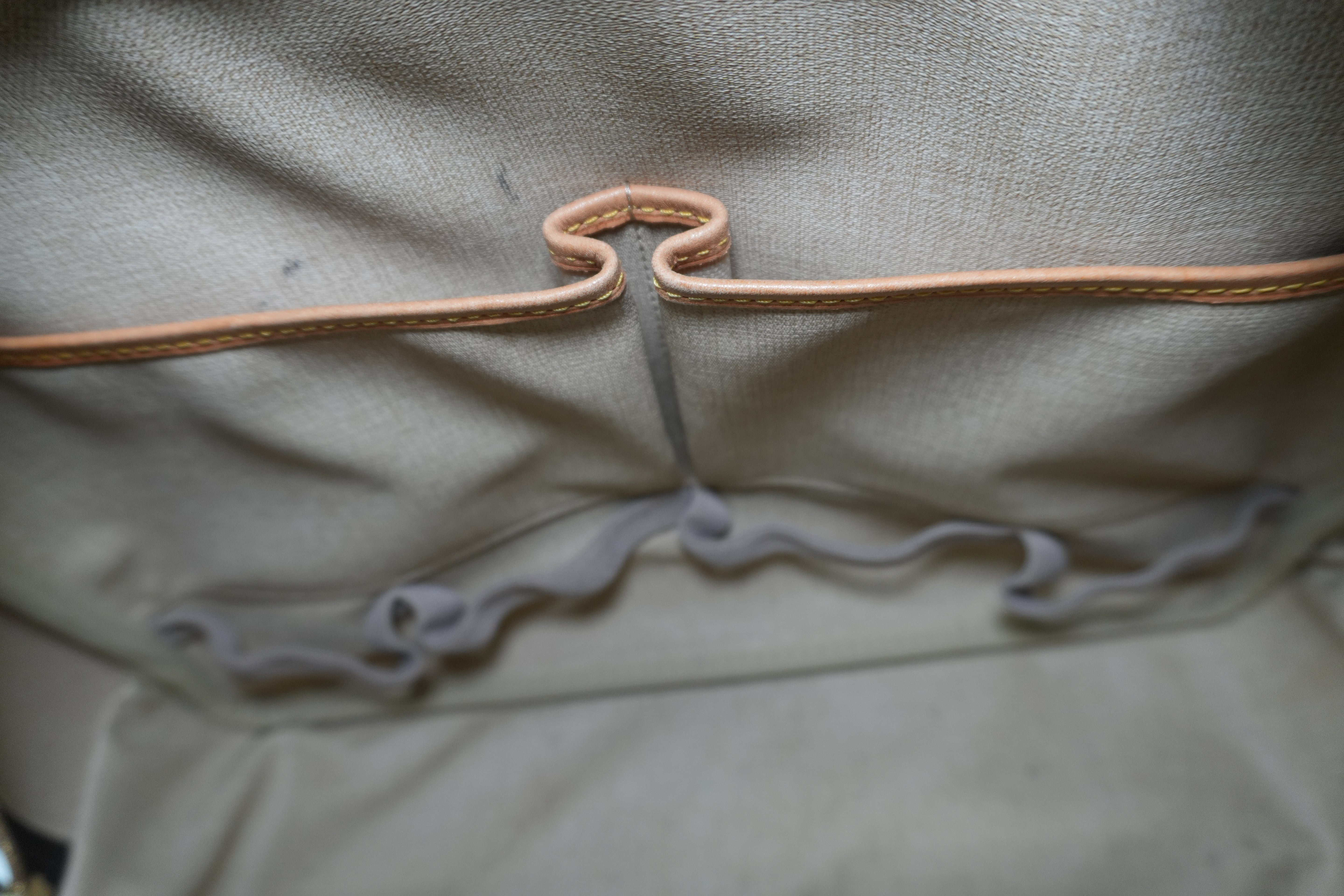 Louis Vuitton Monogram Deauville Handbag Used