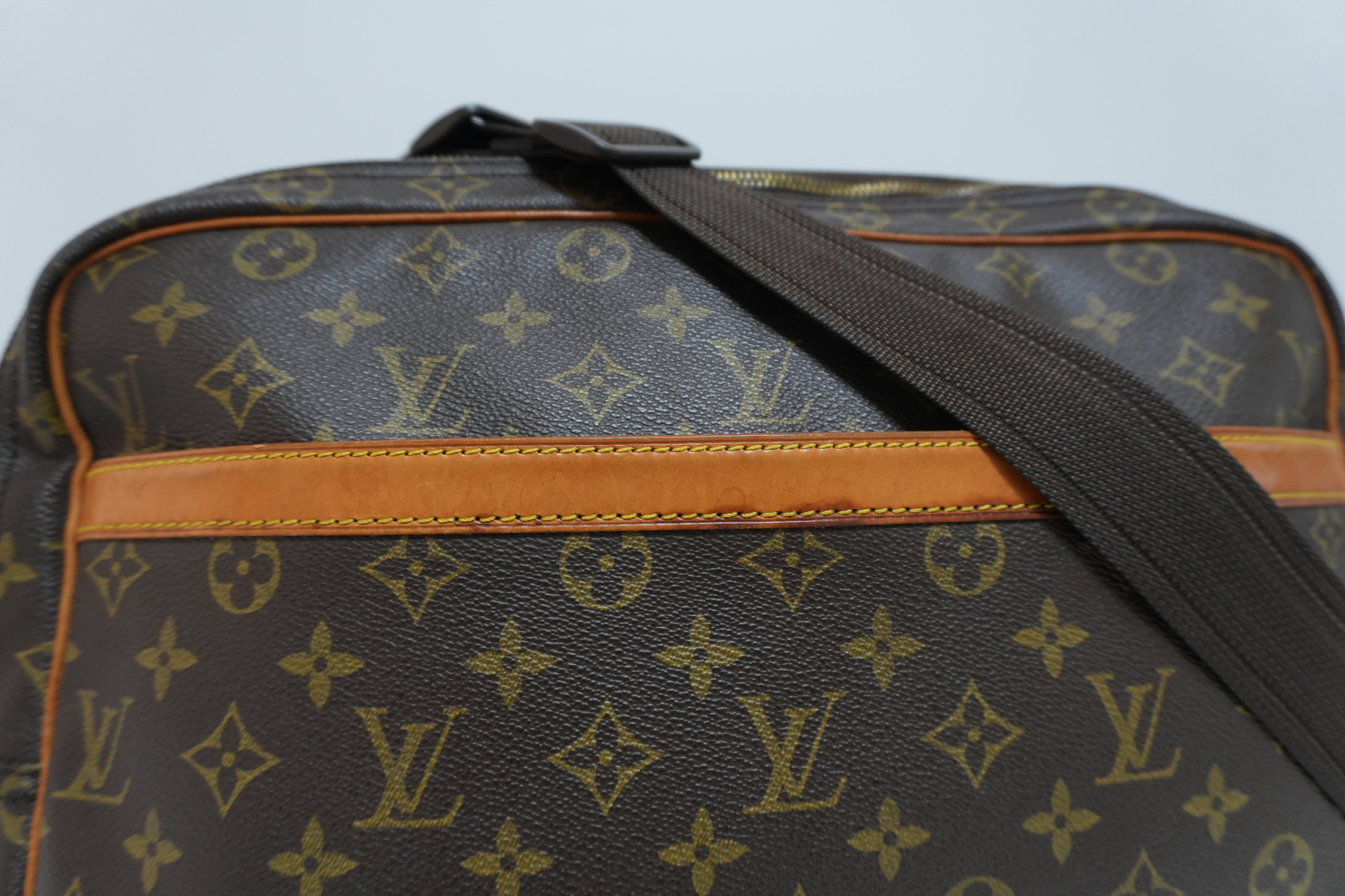 Louis Vuitton Monogram Reporter GM Messenger Bag Used