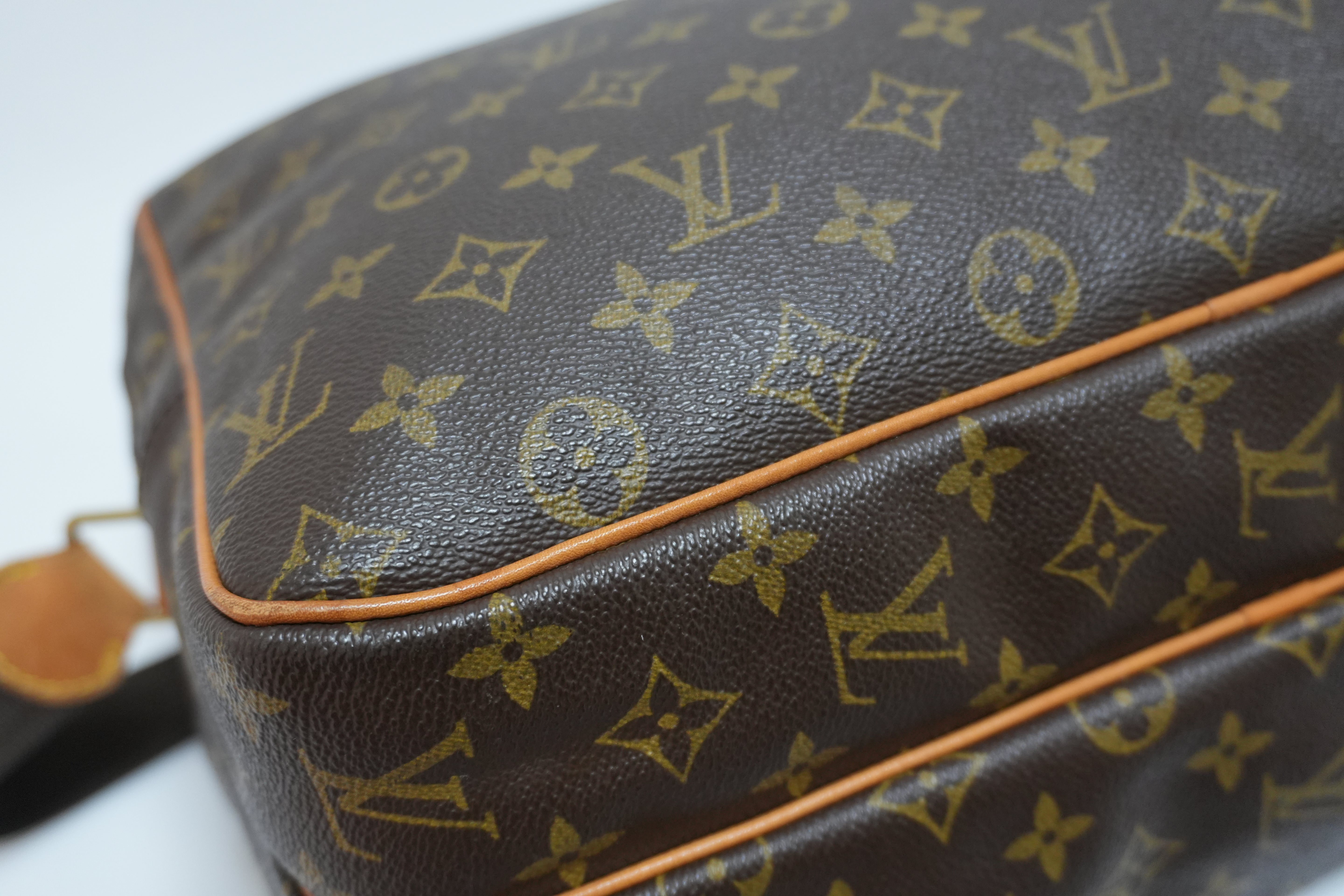 Louis Vuitton Monogram Reporter GM Messenger Bag Used