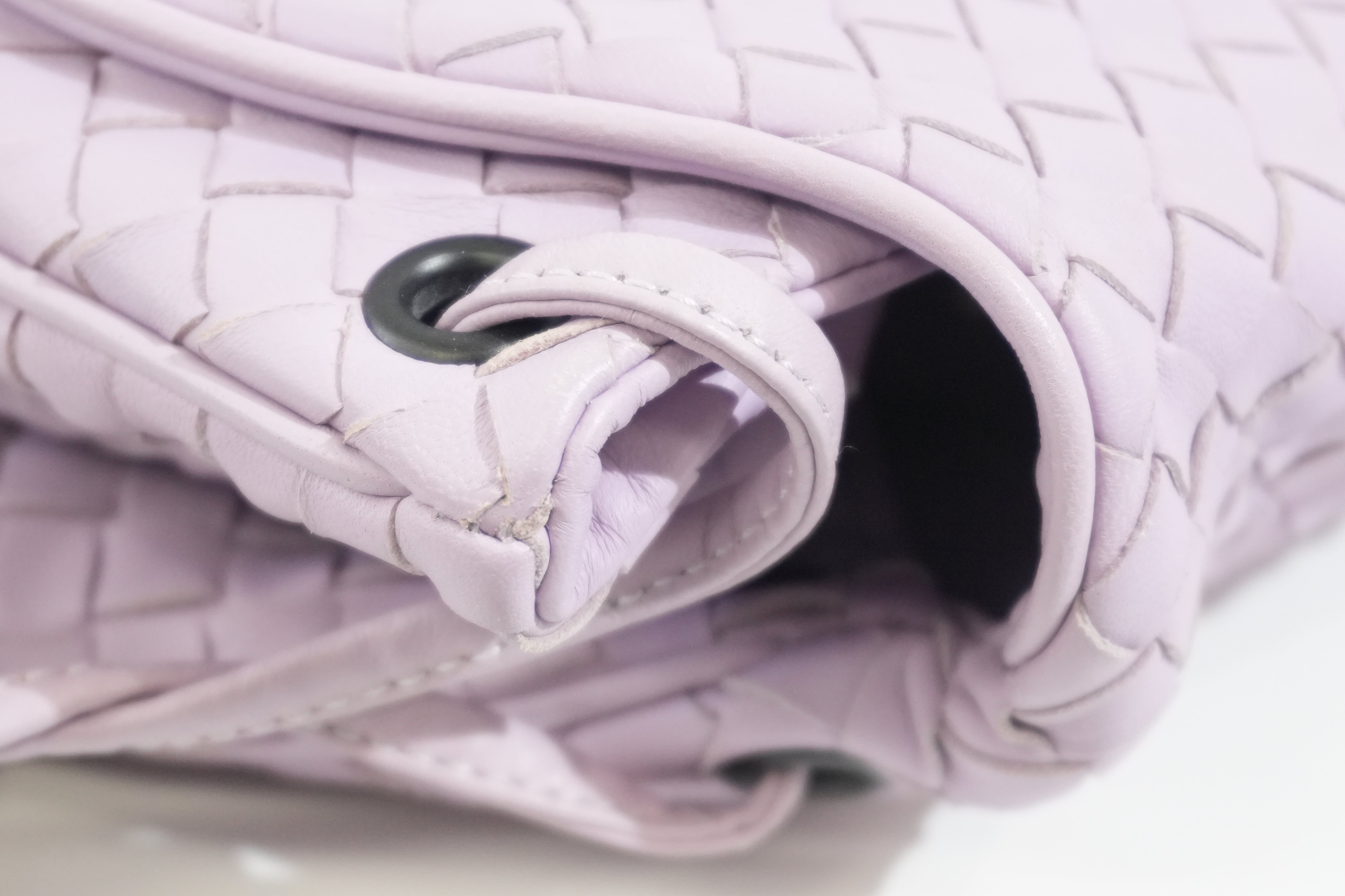 Pre-owned Leather Intrecciato Shoulder Bag Light Purple