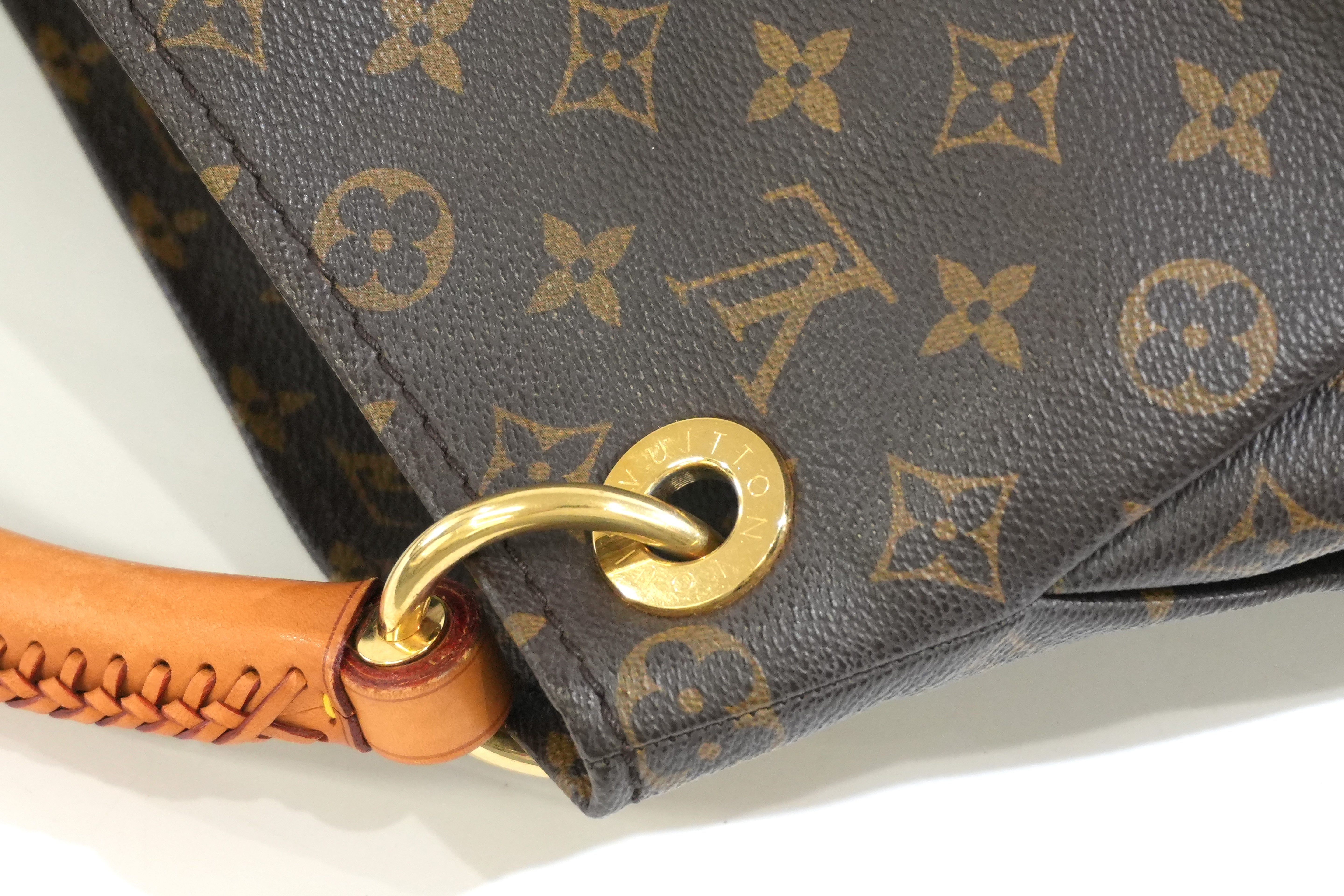 Pre-owned Louis Vuitton Monogram Artsy MM Tote Bag