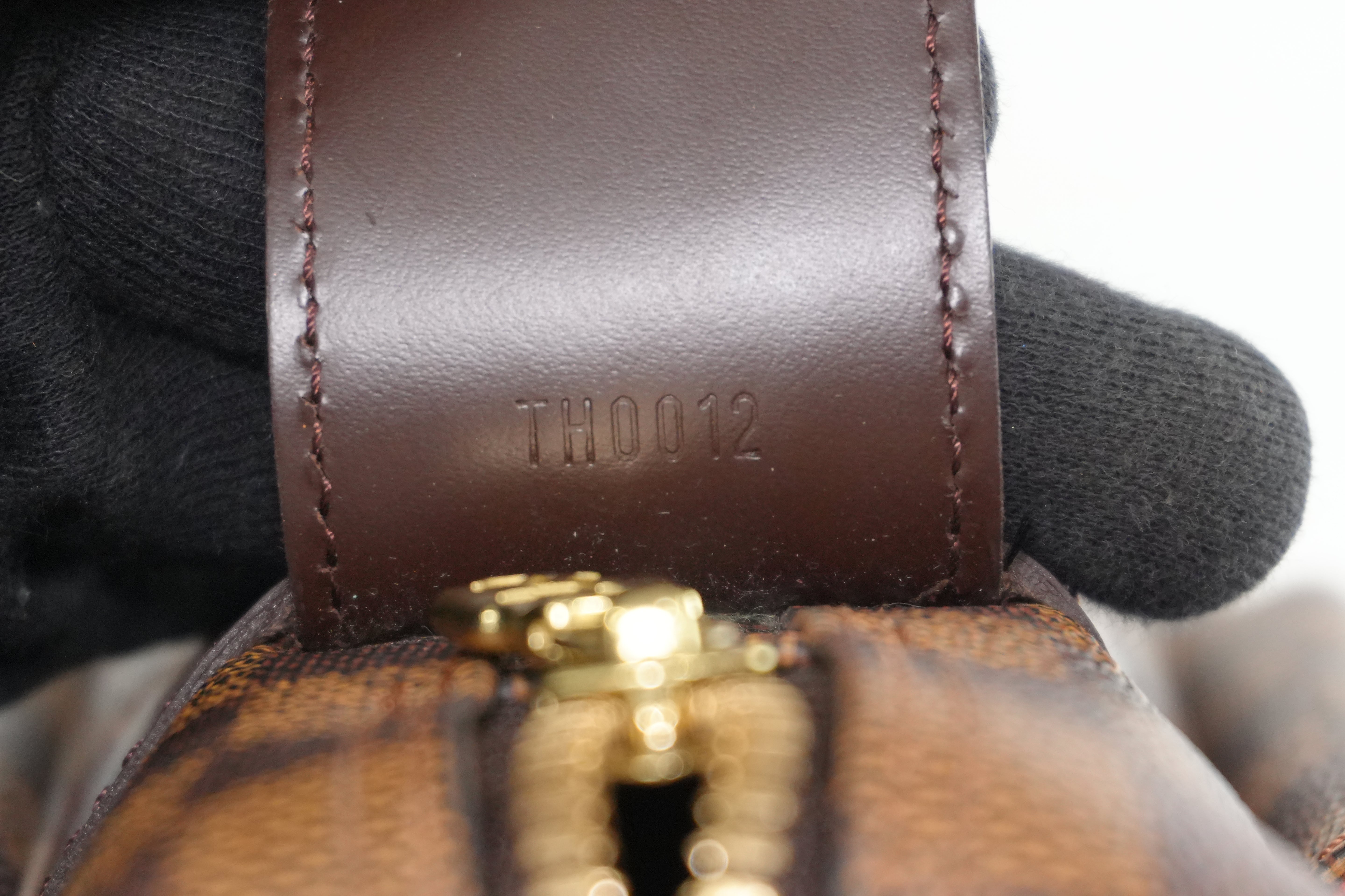 Pre-owned Louis Vuitton Damier Ebene Naviglio Messenger Bag