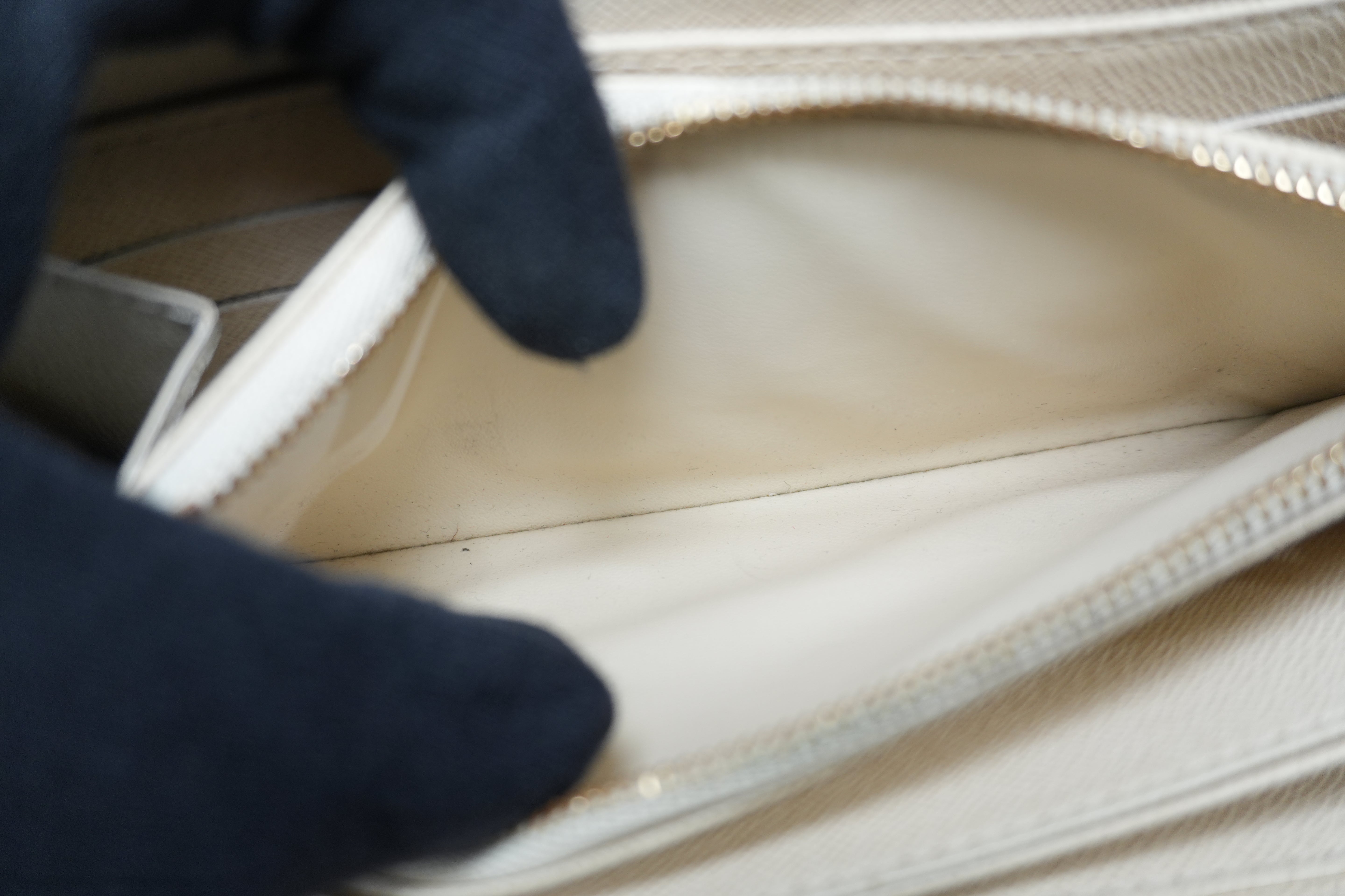 Pre-owned Louis Vuitton Damier Azur Zippy Wallet