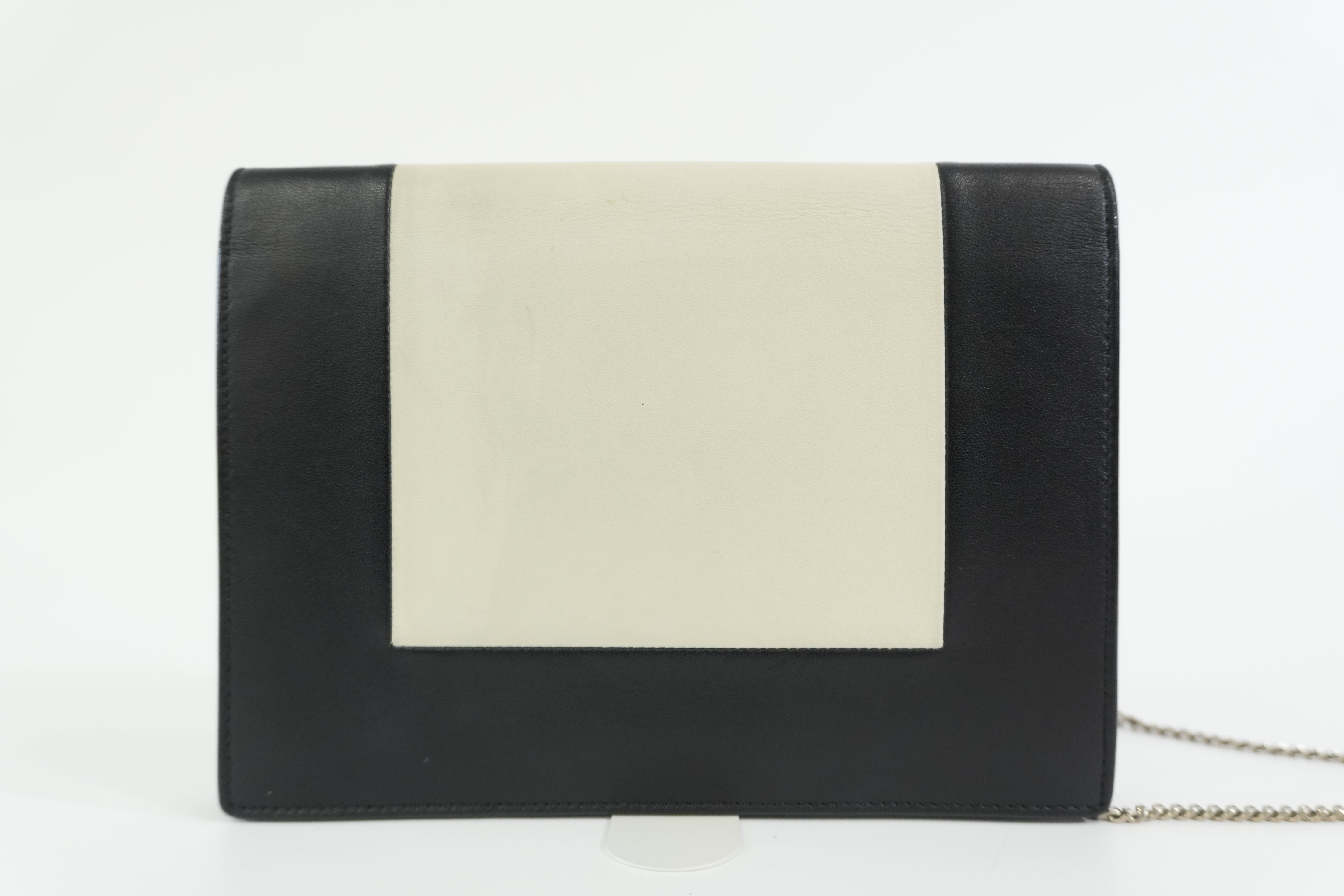 Pre-owned Celine Chain Shoulder Bag Black and White