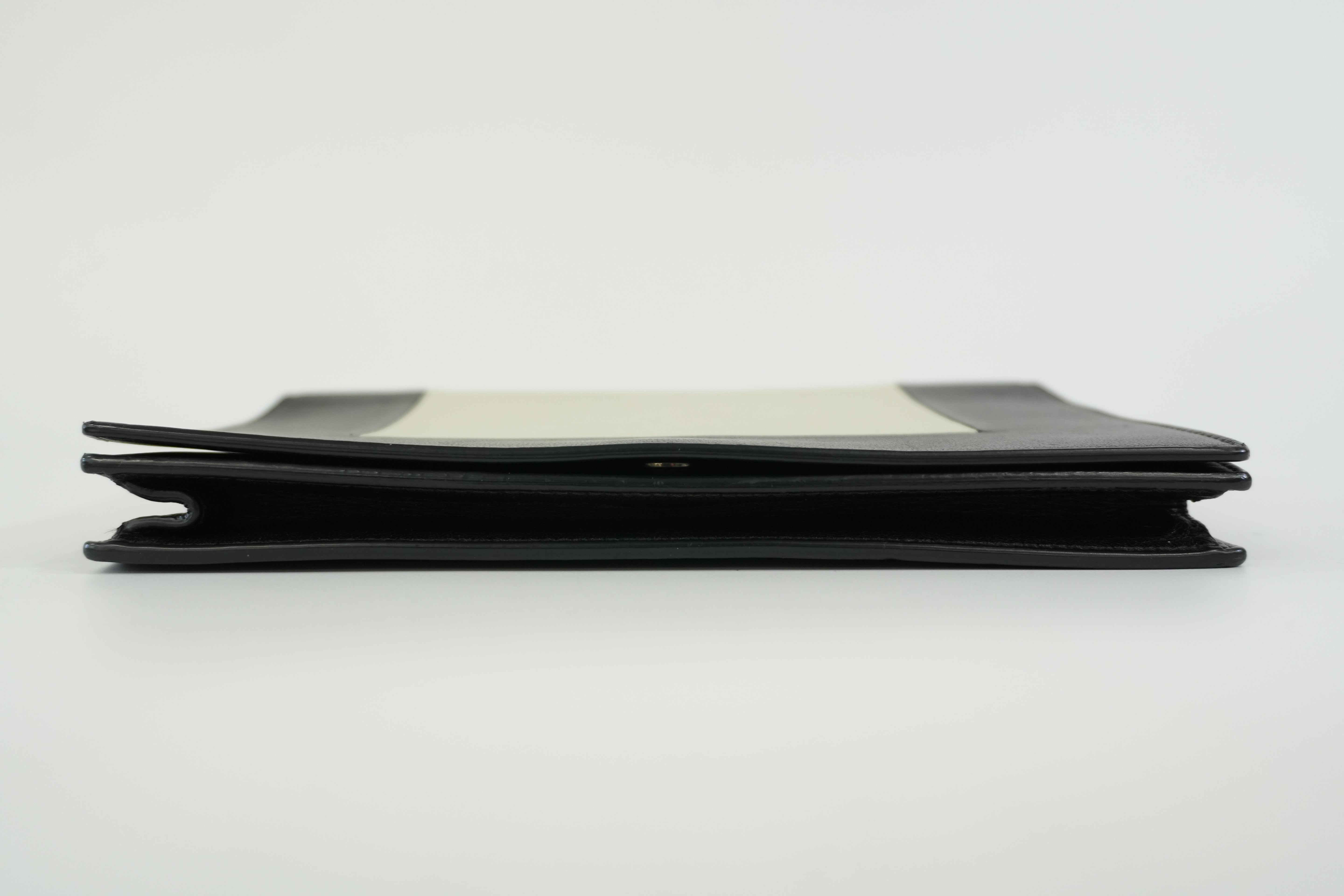 Pre-owned Celine Chain Shoulder Bag Black and White