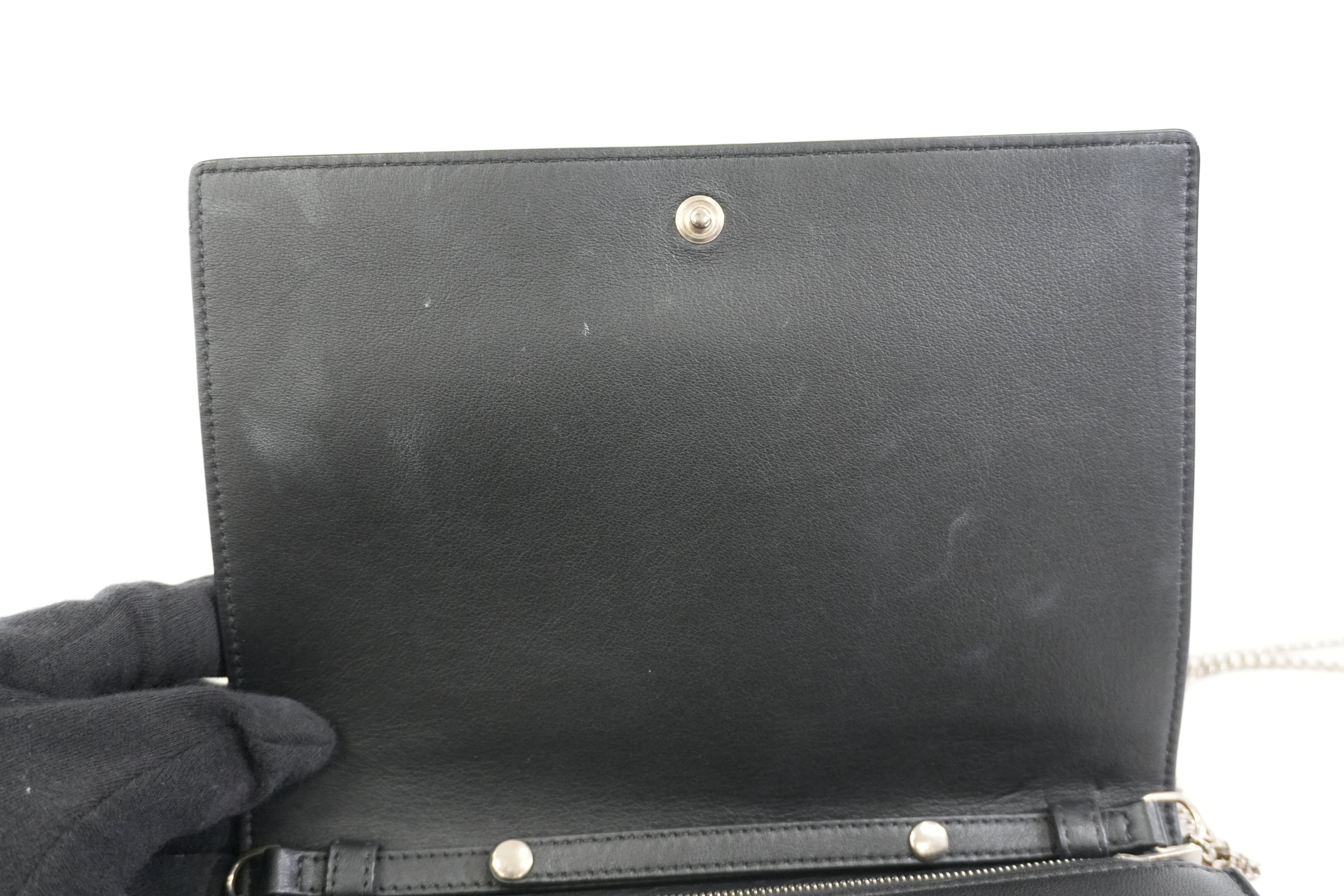 Pre-owned Celine Chain Shoulder Bag Black and White