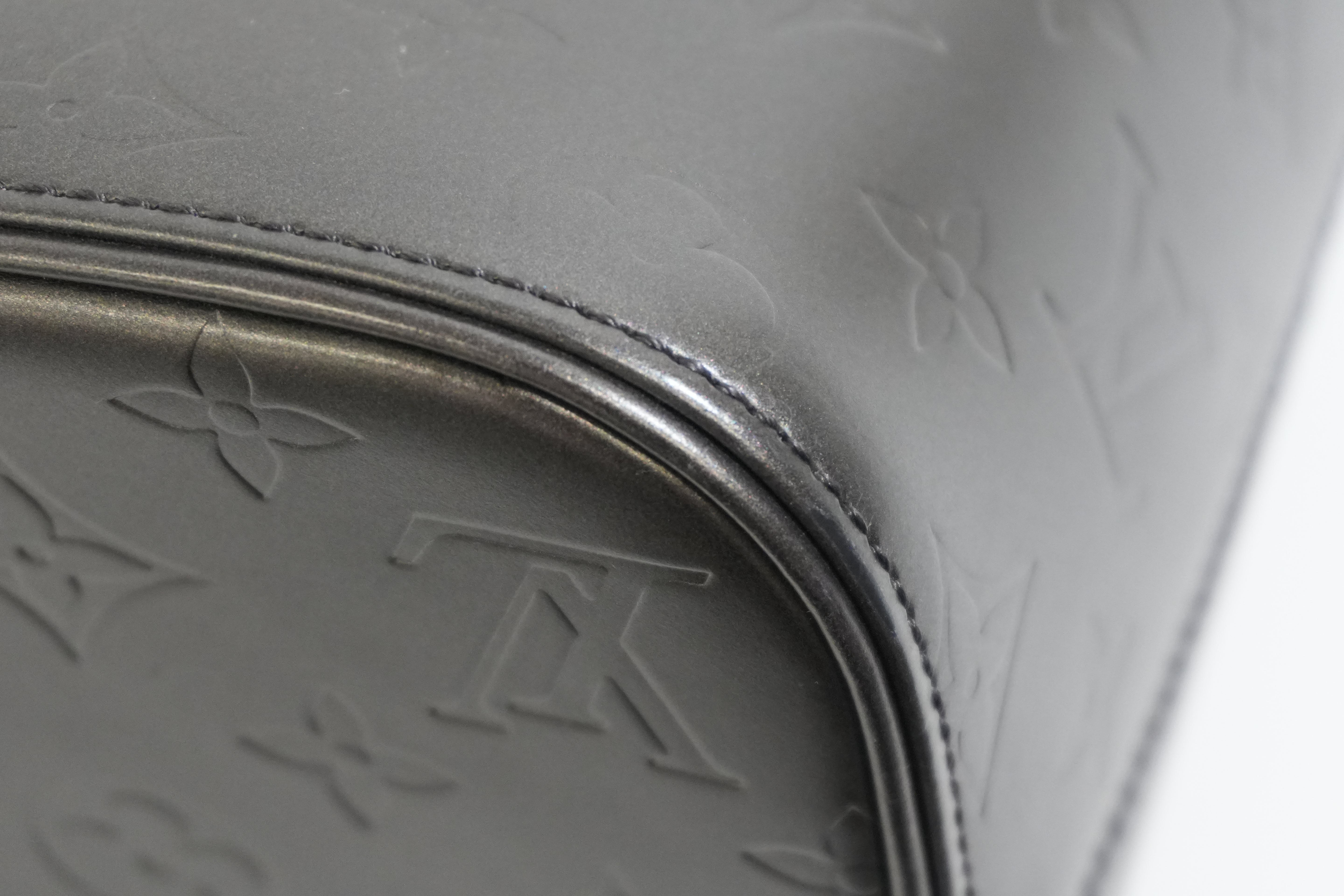 Pre-owned Louis Vuitton Stockton Handbag Gray