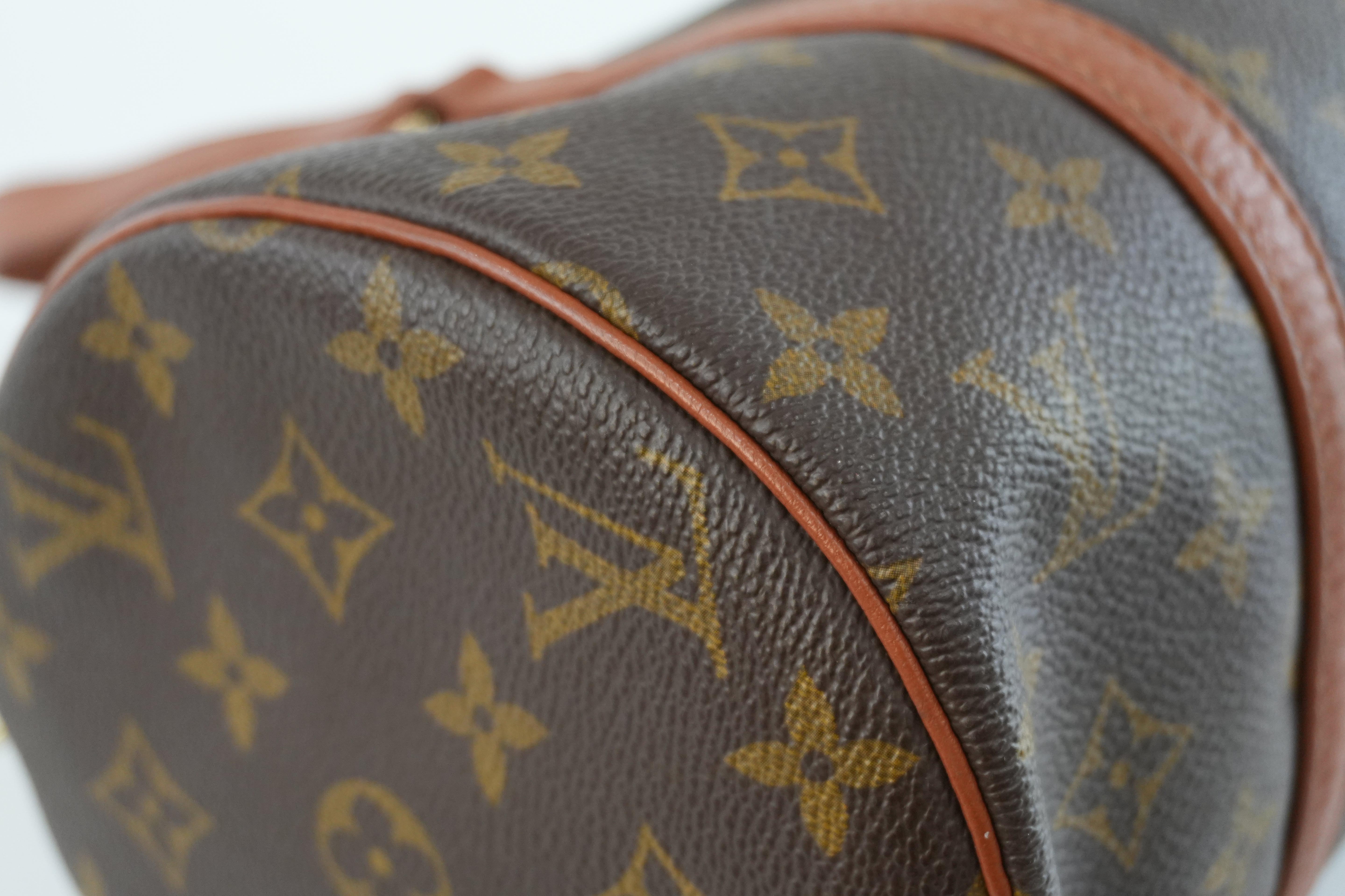 Louis Vuitton Papillon 26 Handbag Used