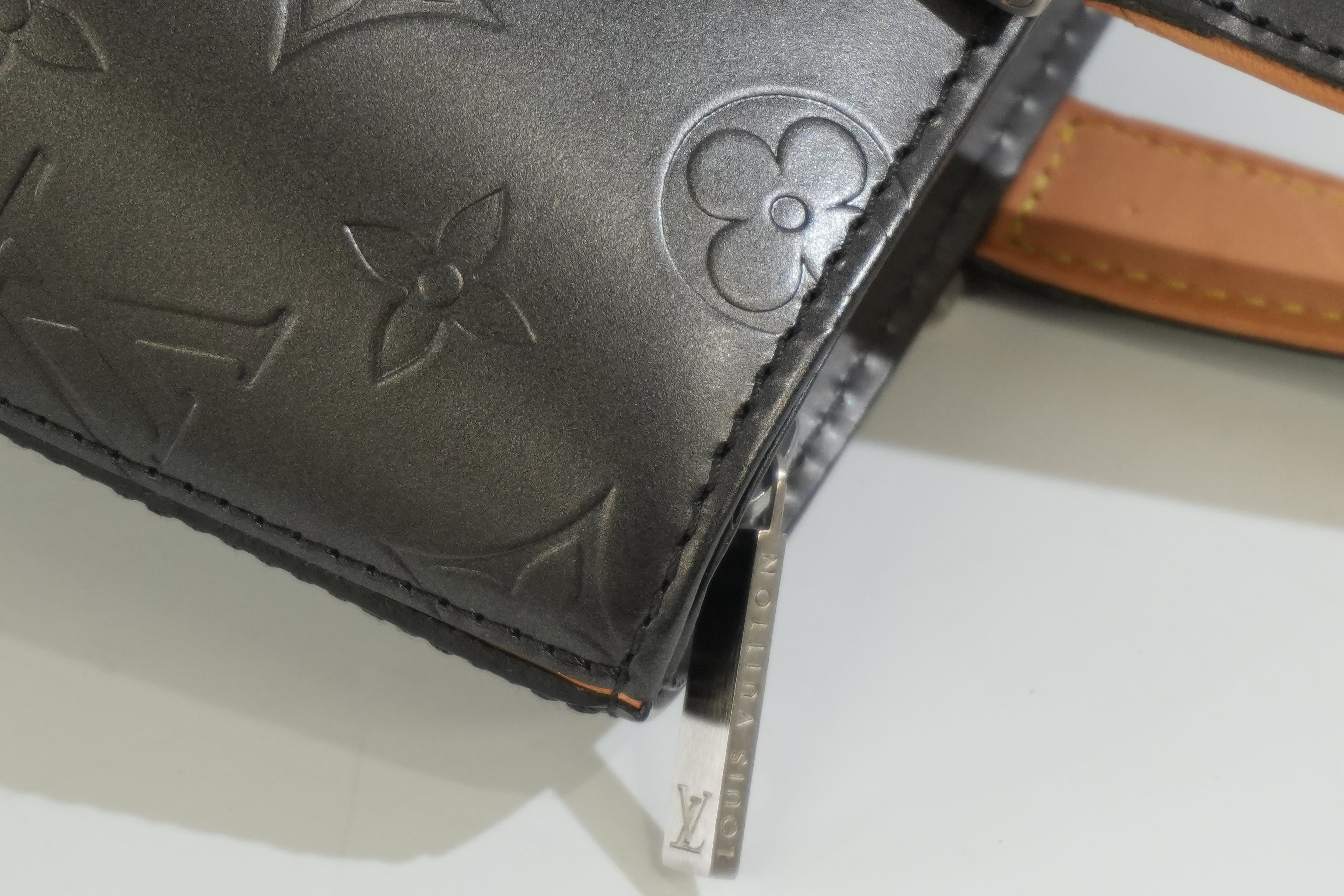 Pre-owned Louis Vuitton Stockton Handbag Gray