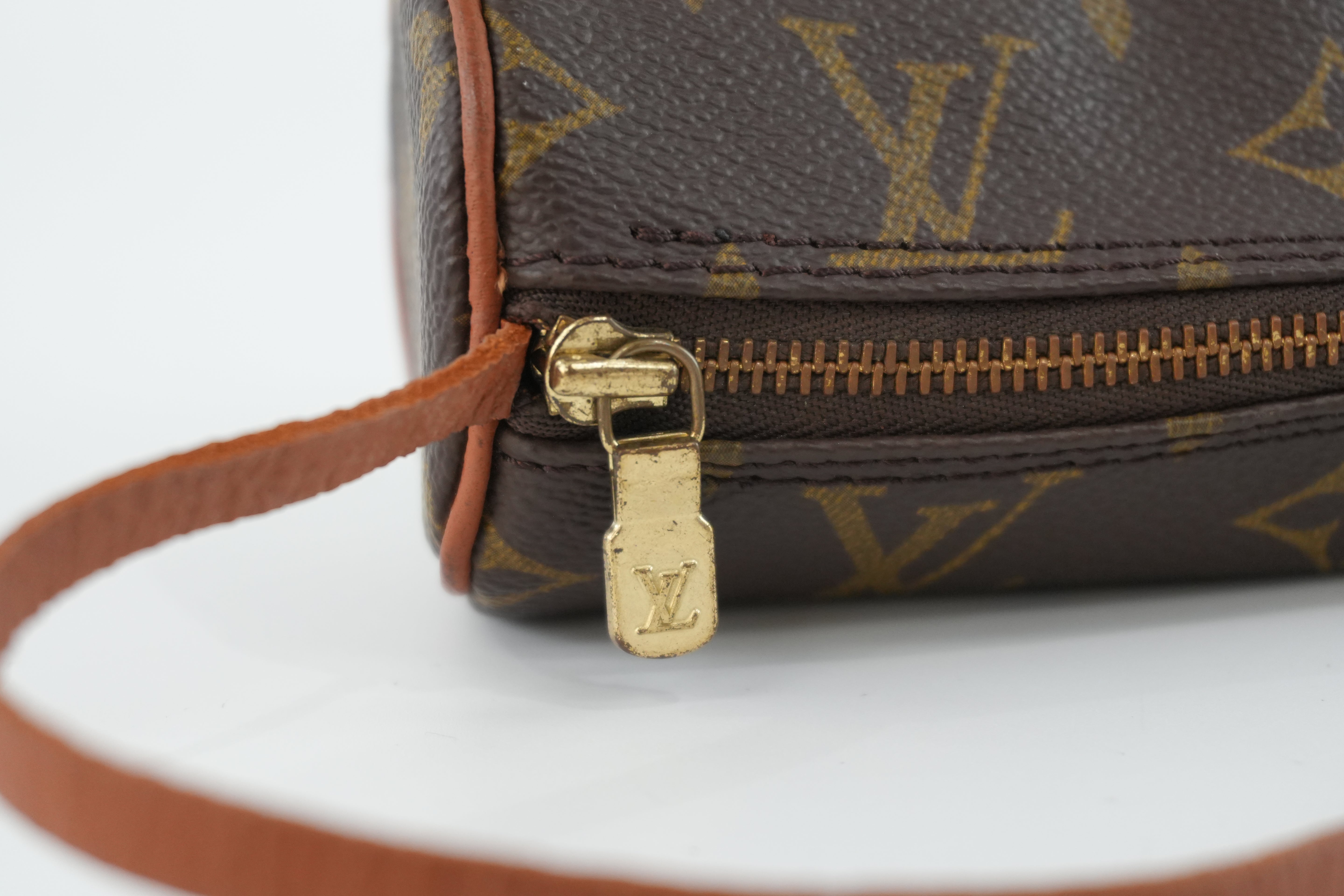 Louis Vuitton Papillon 26 Handbag Used