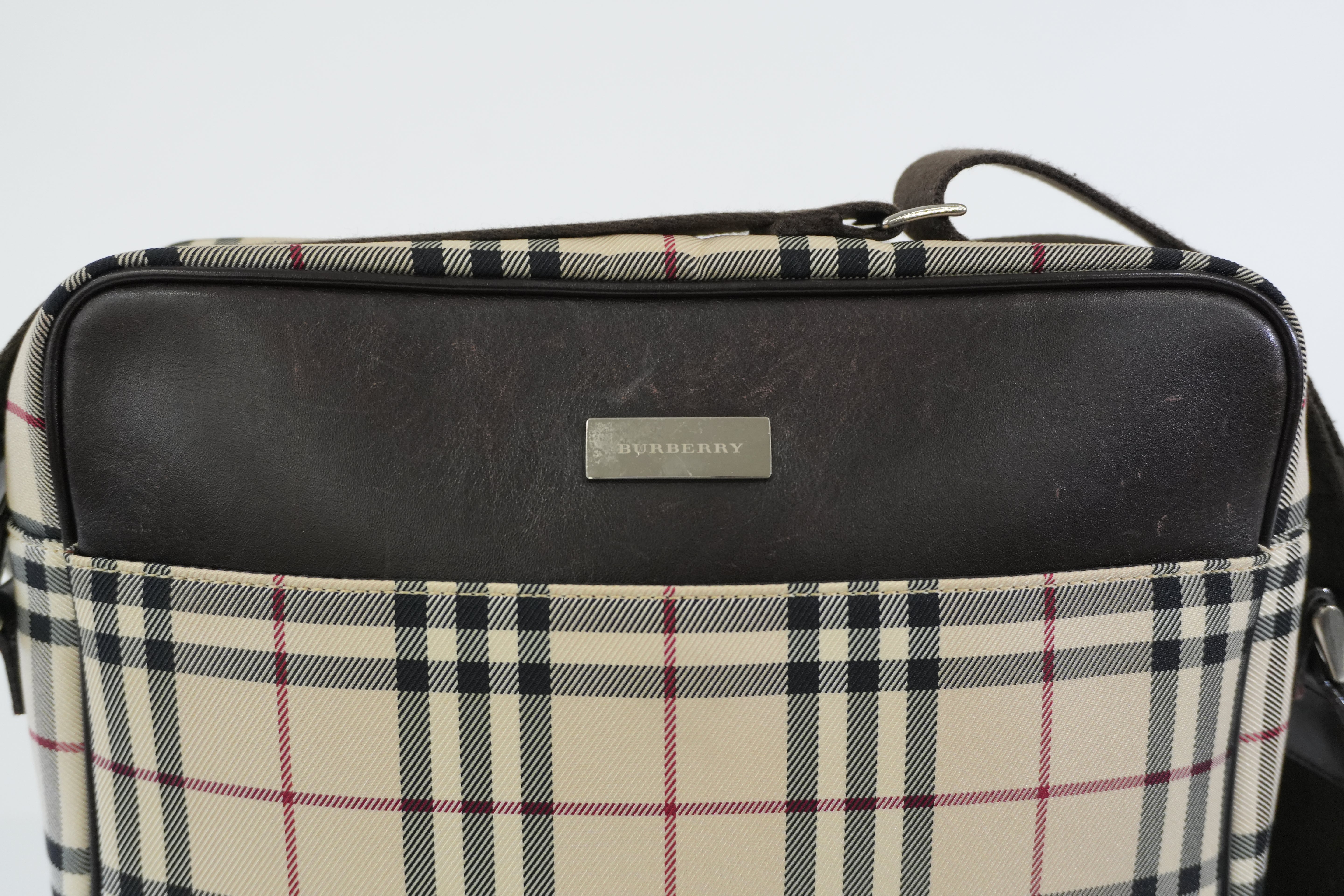 Pre-owned Burberry Nova Check Messenger Shoulder Bag Beige