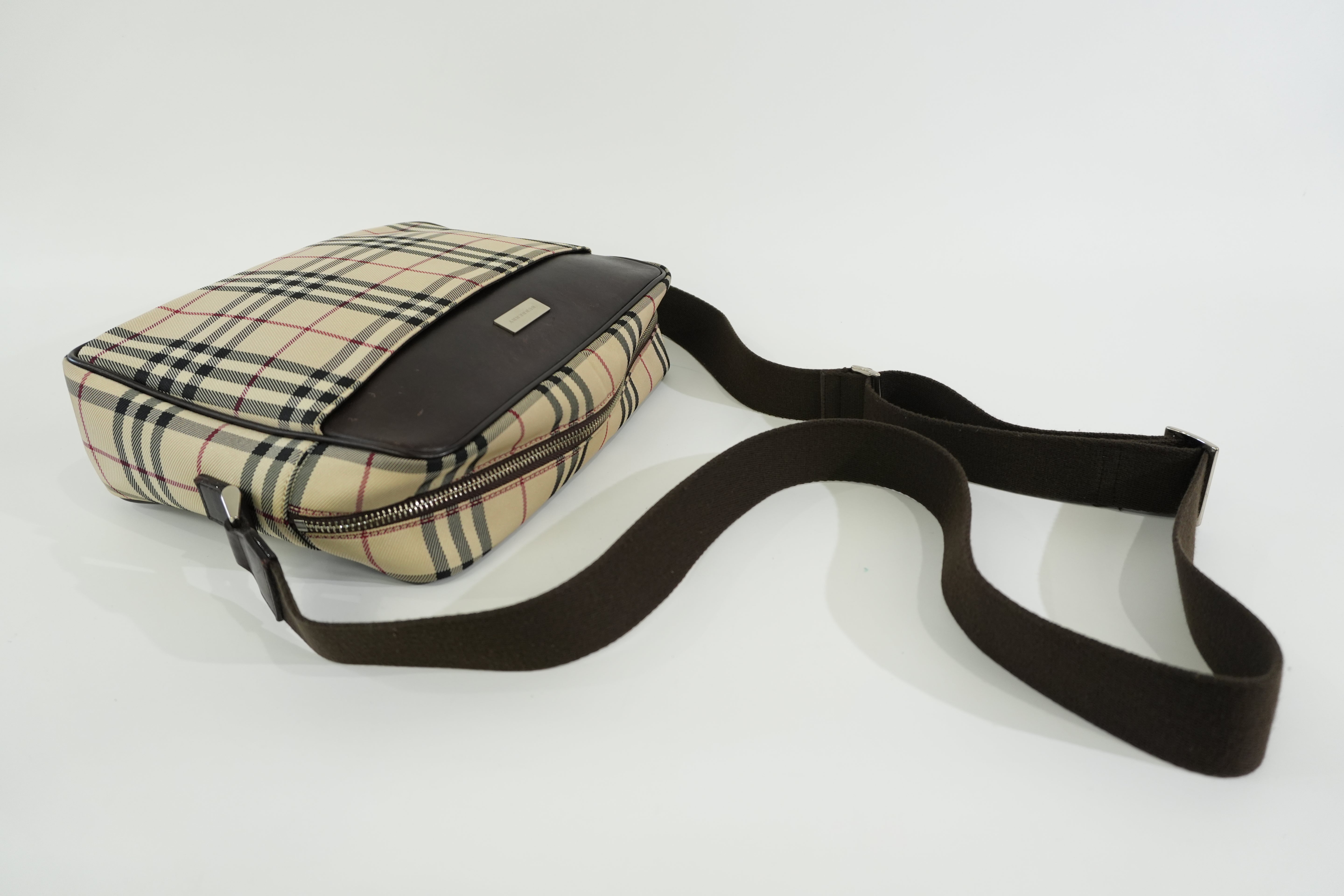 Pre-owned Burberry Nova Check Messenger Shoulder Bag Beige