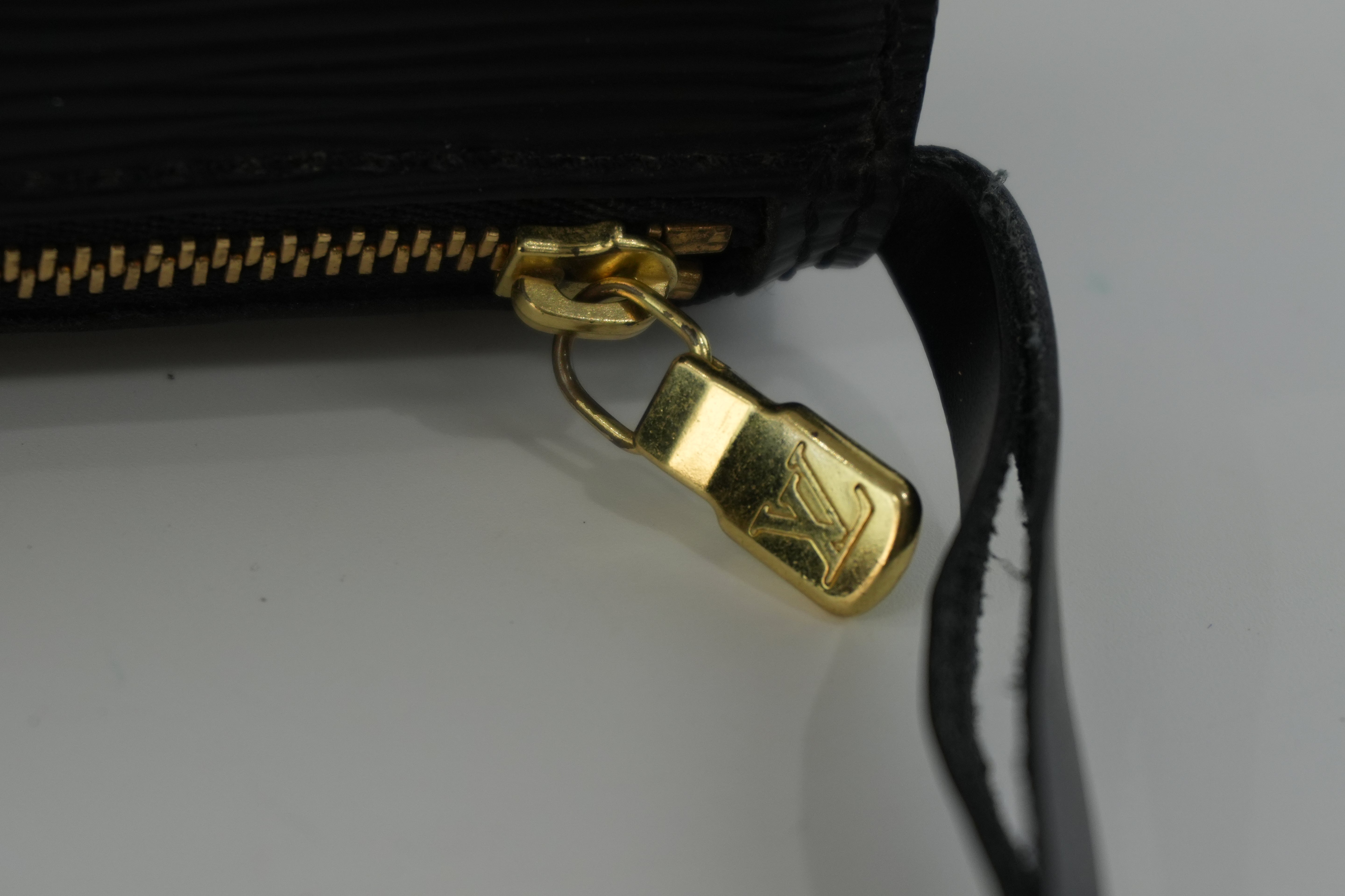 Louis Vuitton Soufflot Epi Handbag Black Used