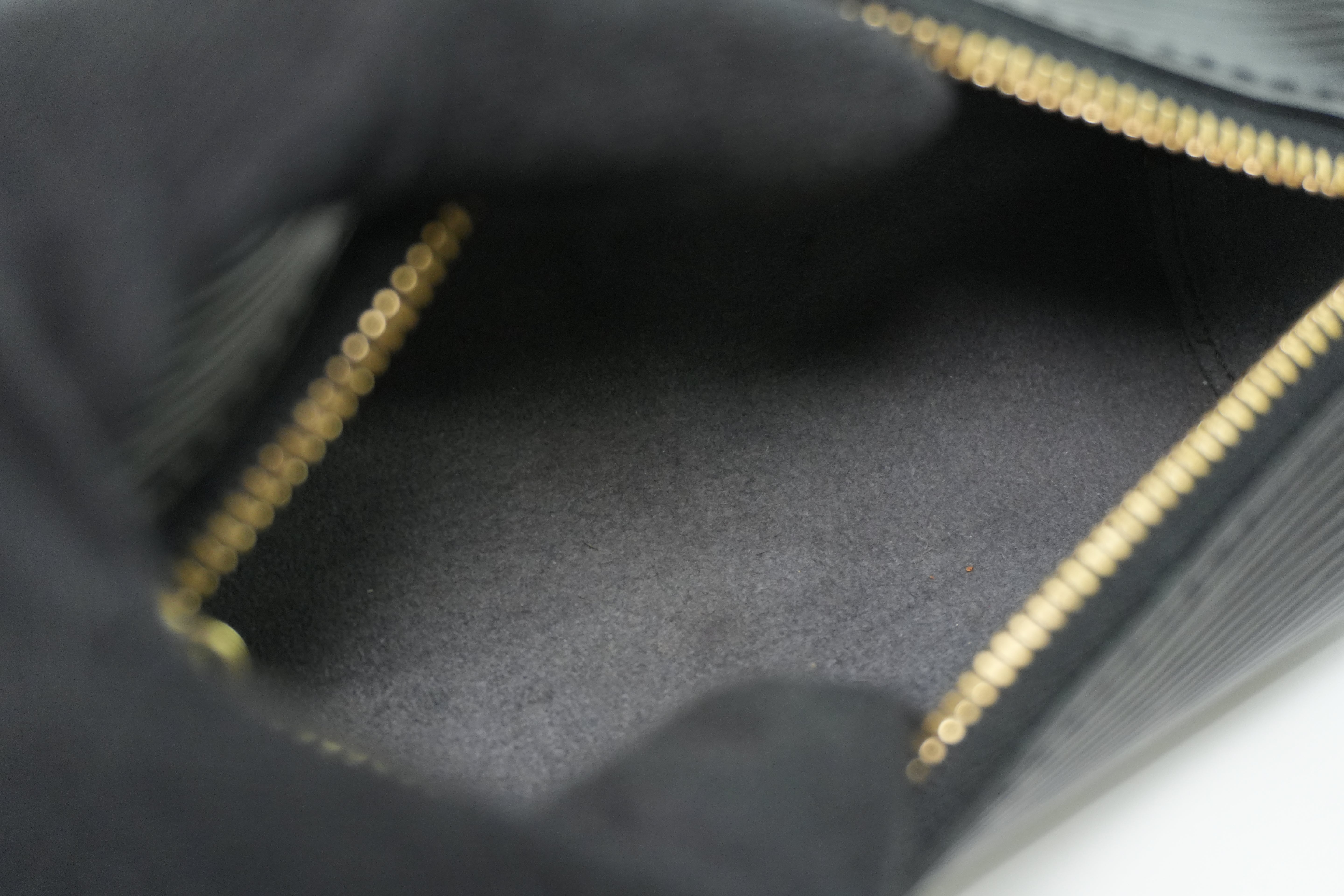 Louis Vuitton Soufflot Epi Handbag Black Used