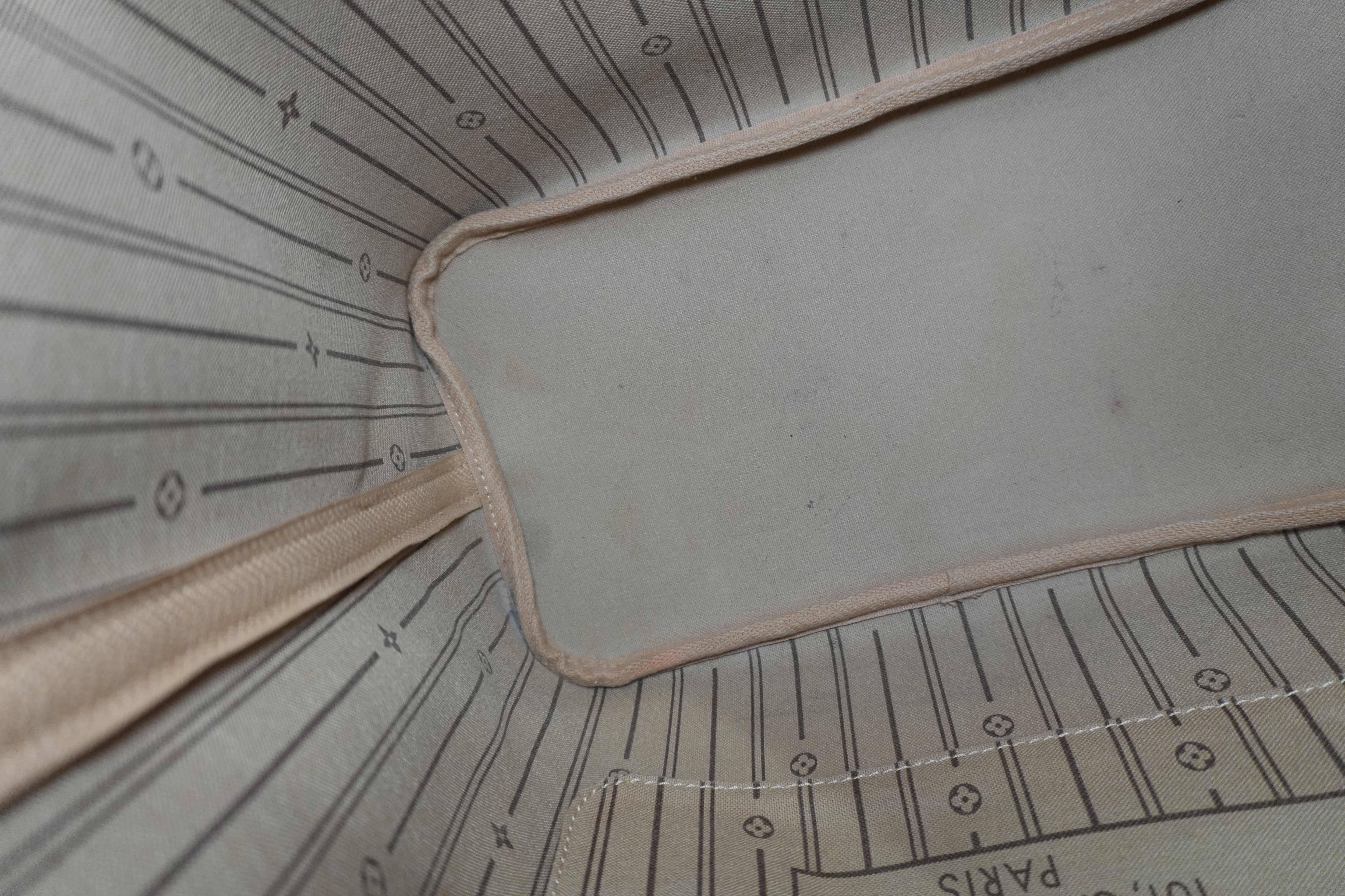 Louis Vuitton Monogram Neverfull MM Shoulder Tote Bag Used