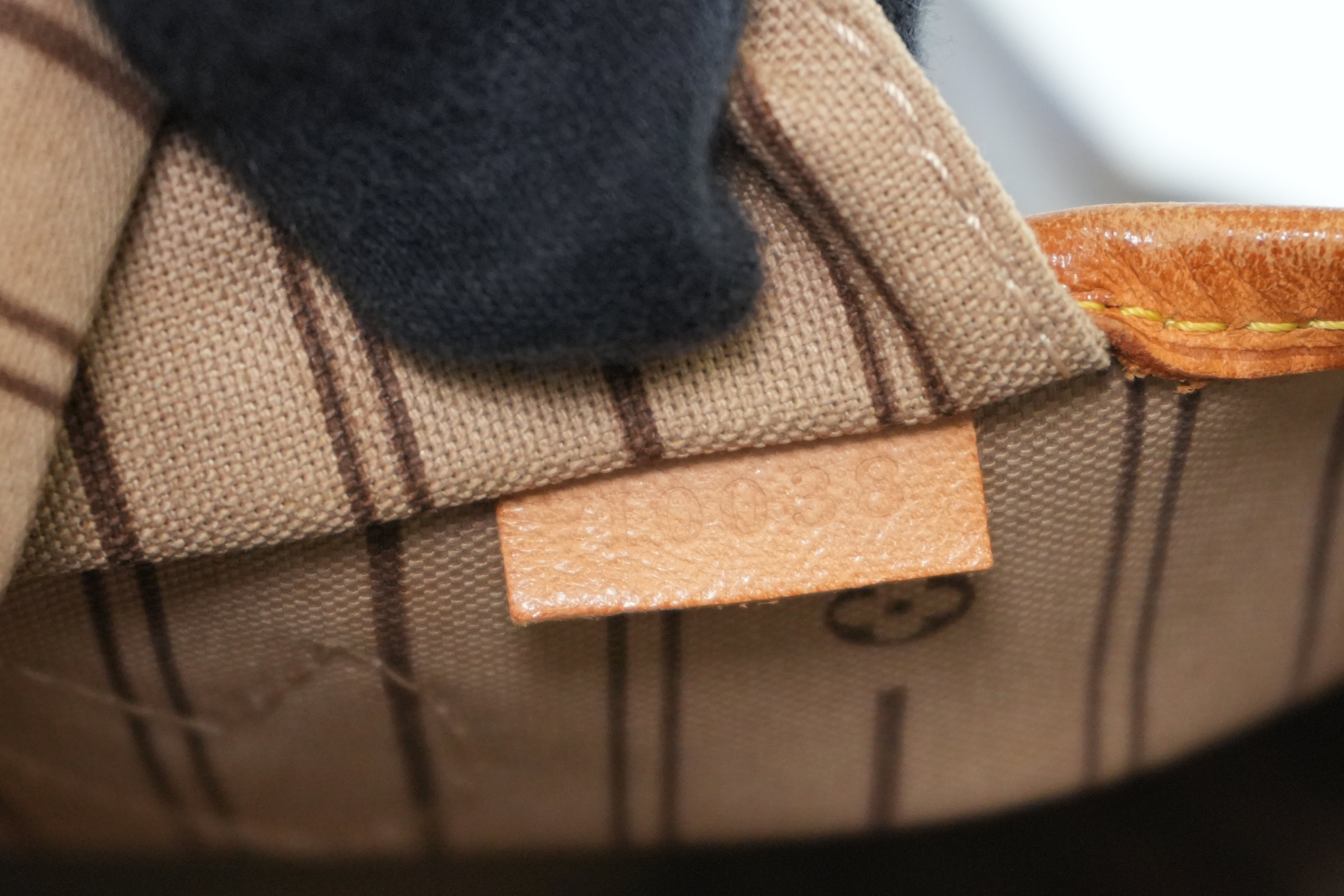 Louis Vuitton Monogram Neverfull MM Shoulder Tote Bag Used