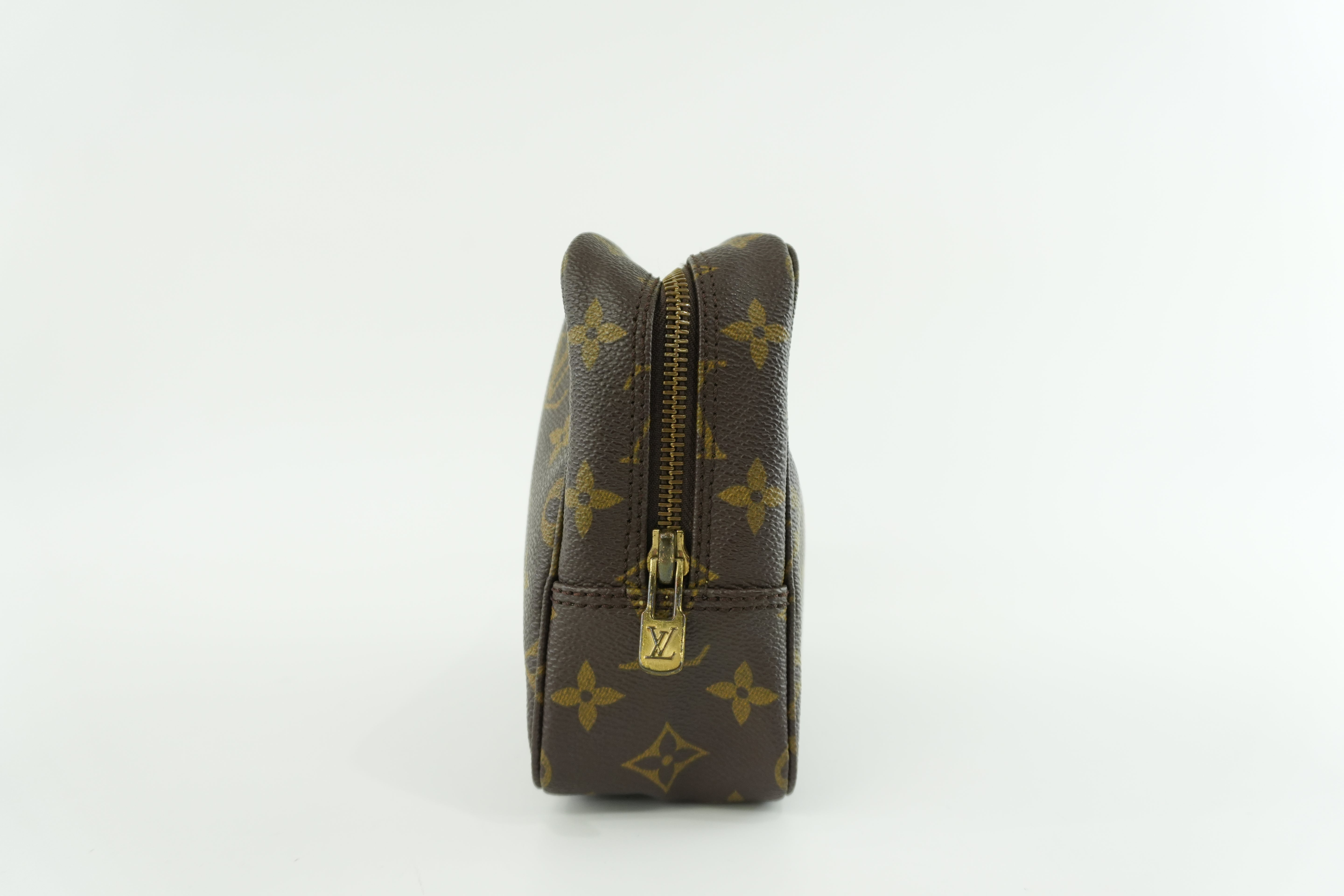 Louis Vuitton Monogram Trousse 23 Pouch Used