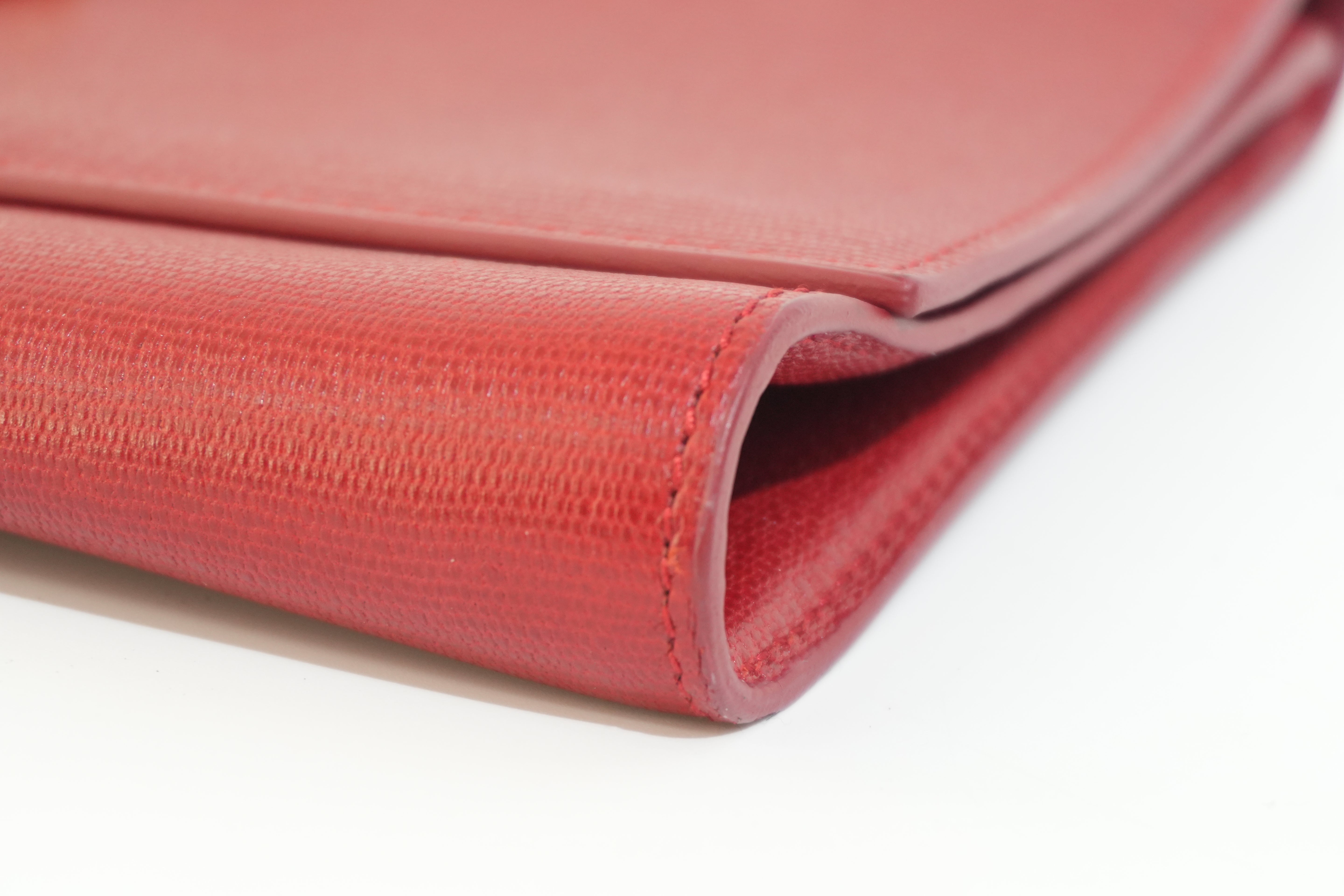 Pre-owned Yves Saint Laurent Calfskin Leather Clutch Bag Red