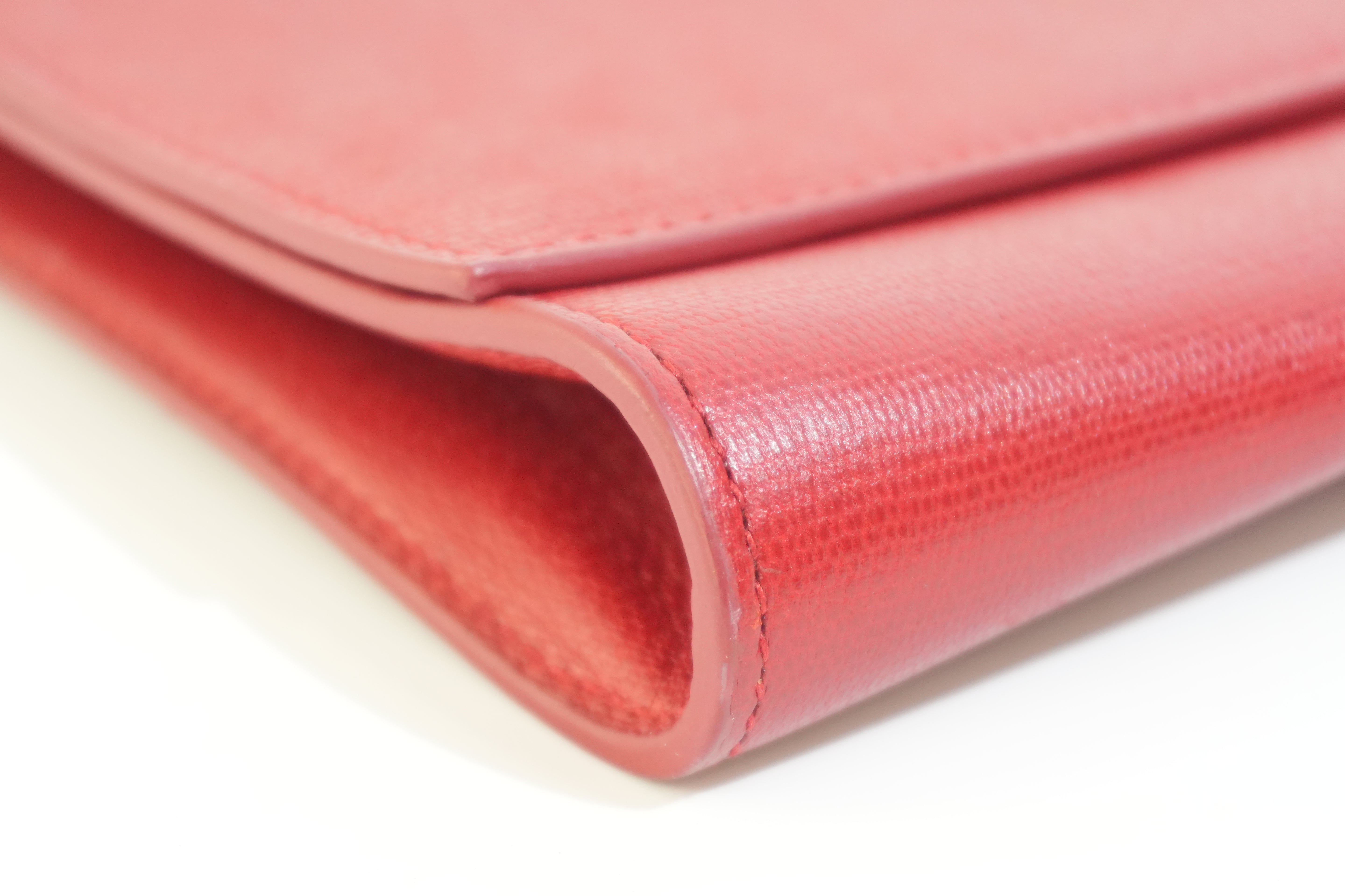 Pre-owned Yves Saint Laurent Calfskin Leather Clutch Bag Red