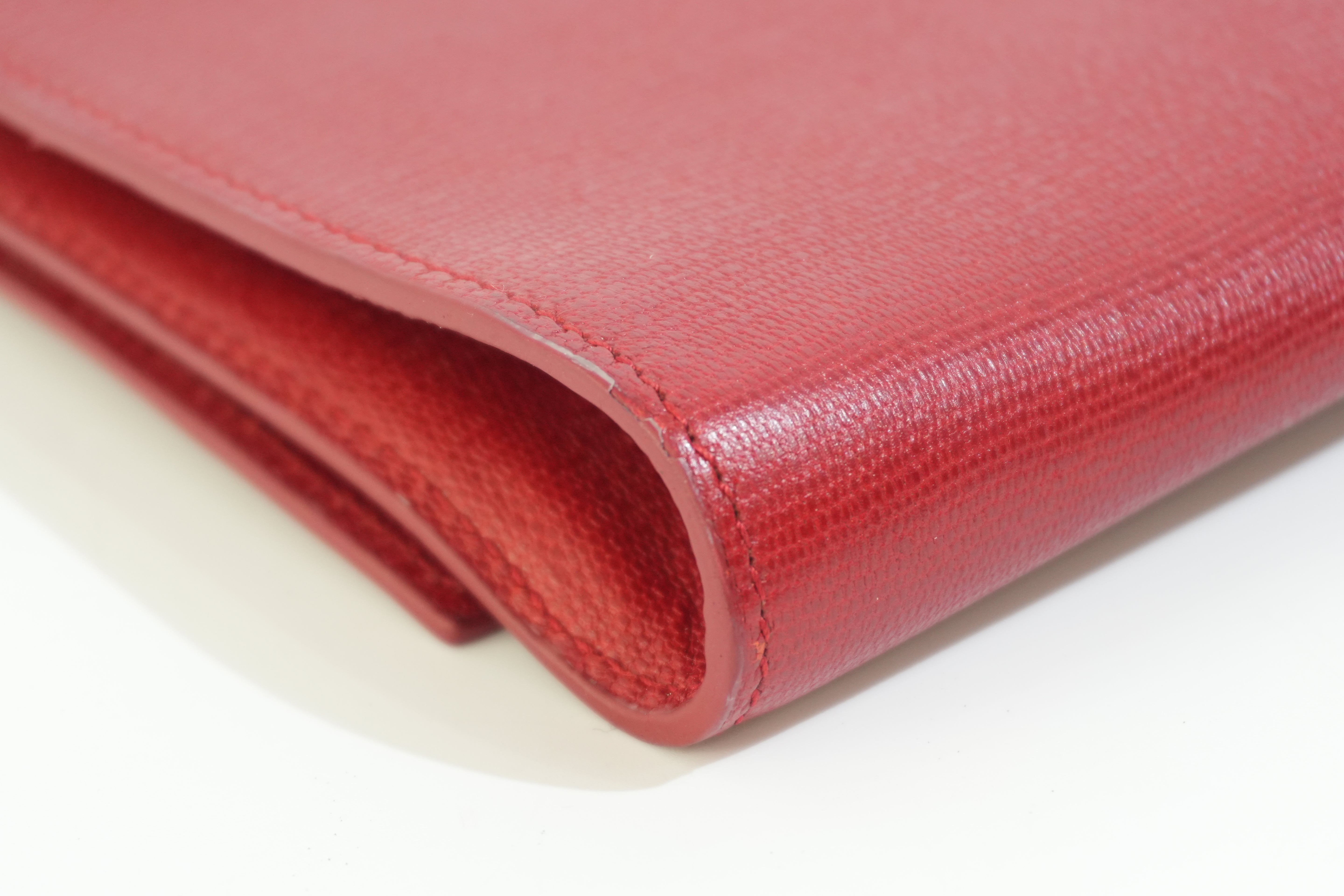 Pre-owned Yves Saint Laurent Calfskin Leather Clutch Bag Red