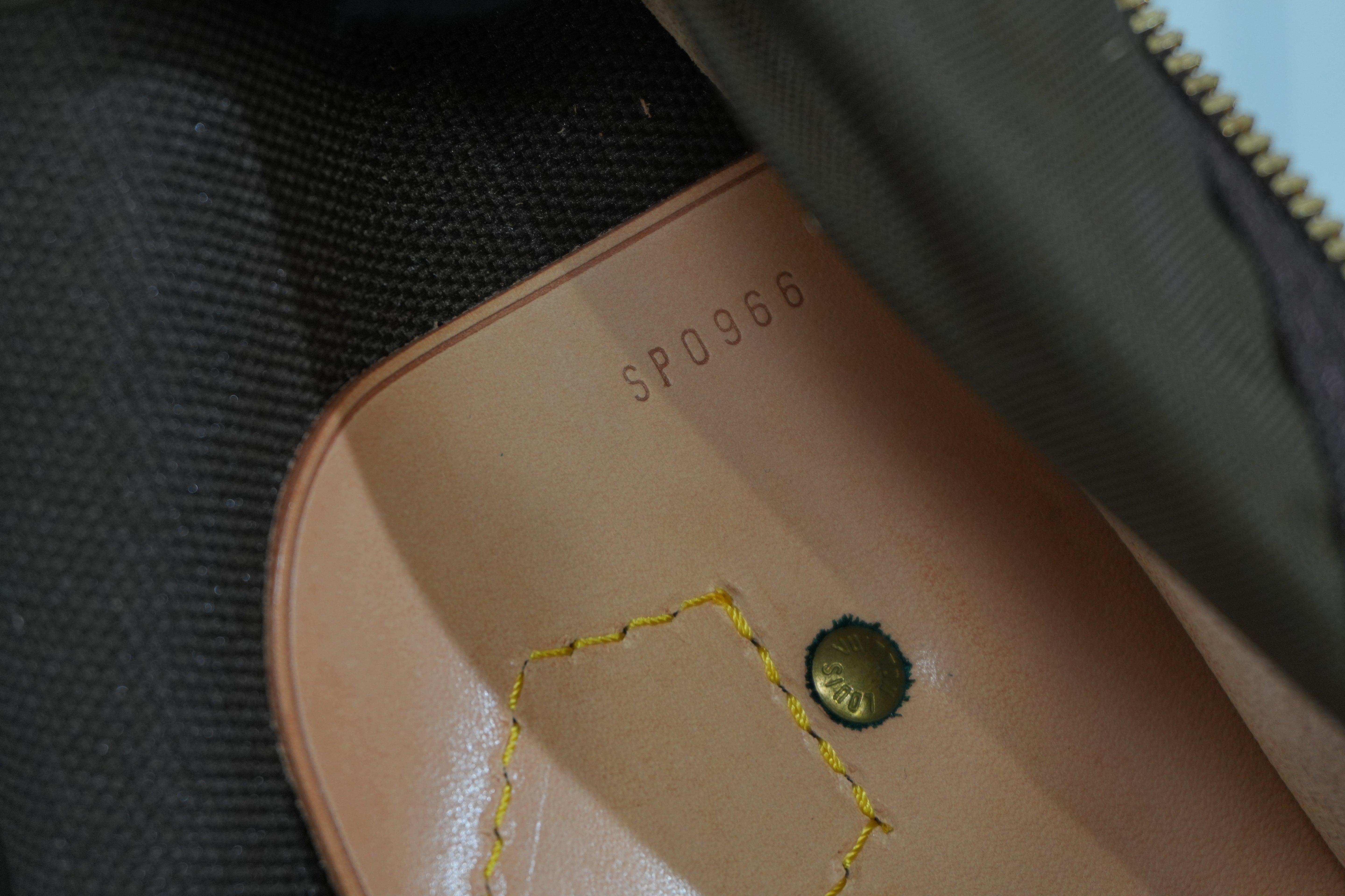 Pre-owned Louis Vuitton Monogram Garment Case
