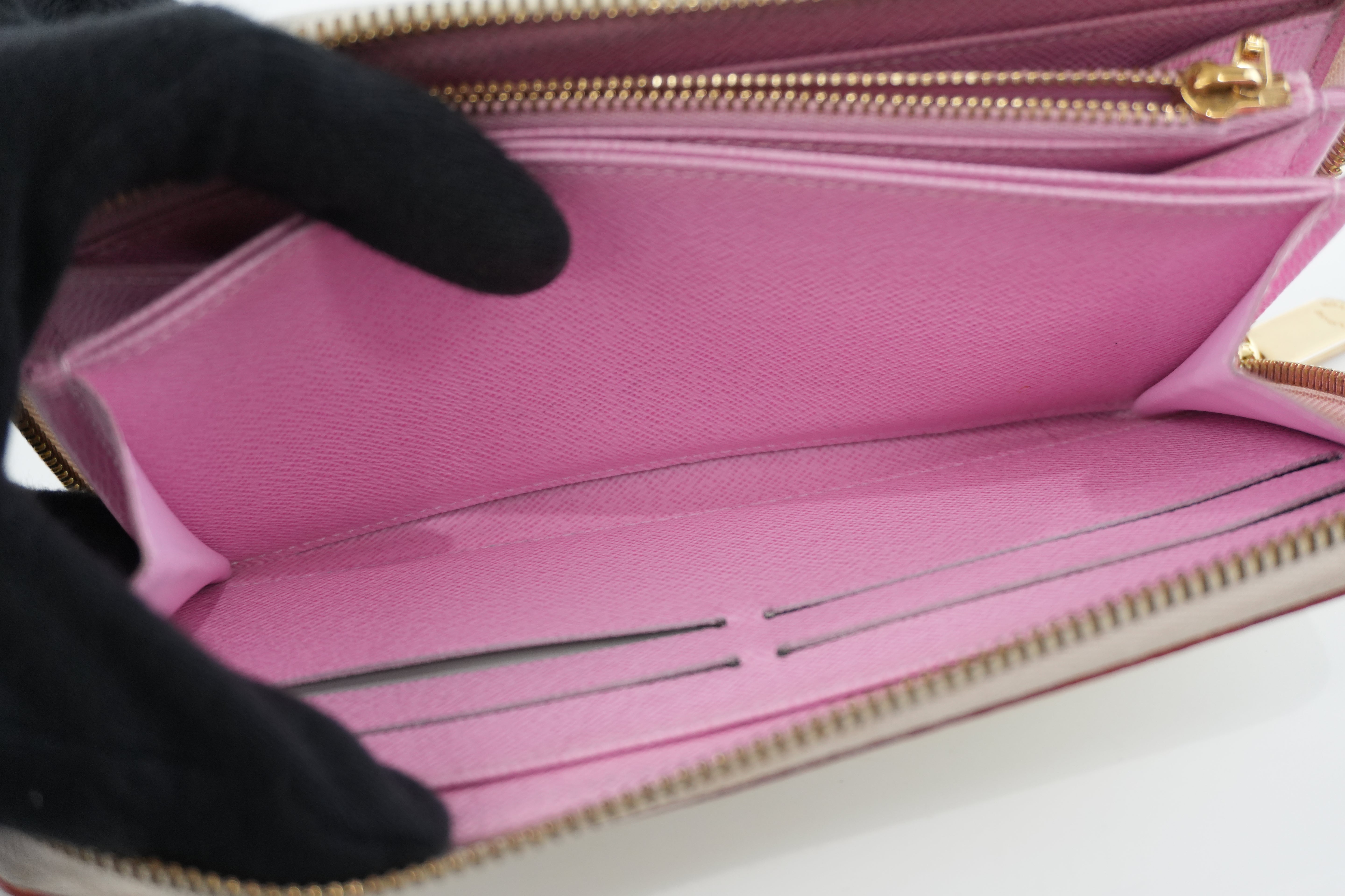 Pre-owned Louis Vuitton Monogram Multicolore Zippy Wallet White