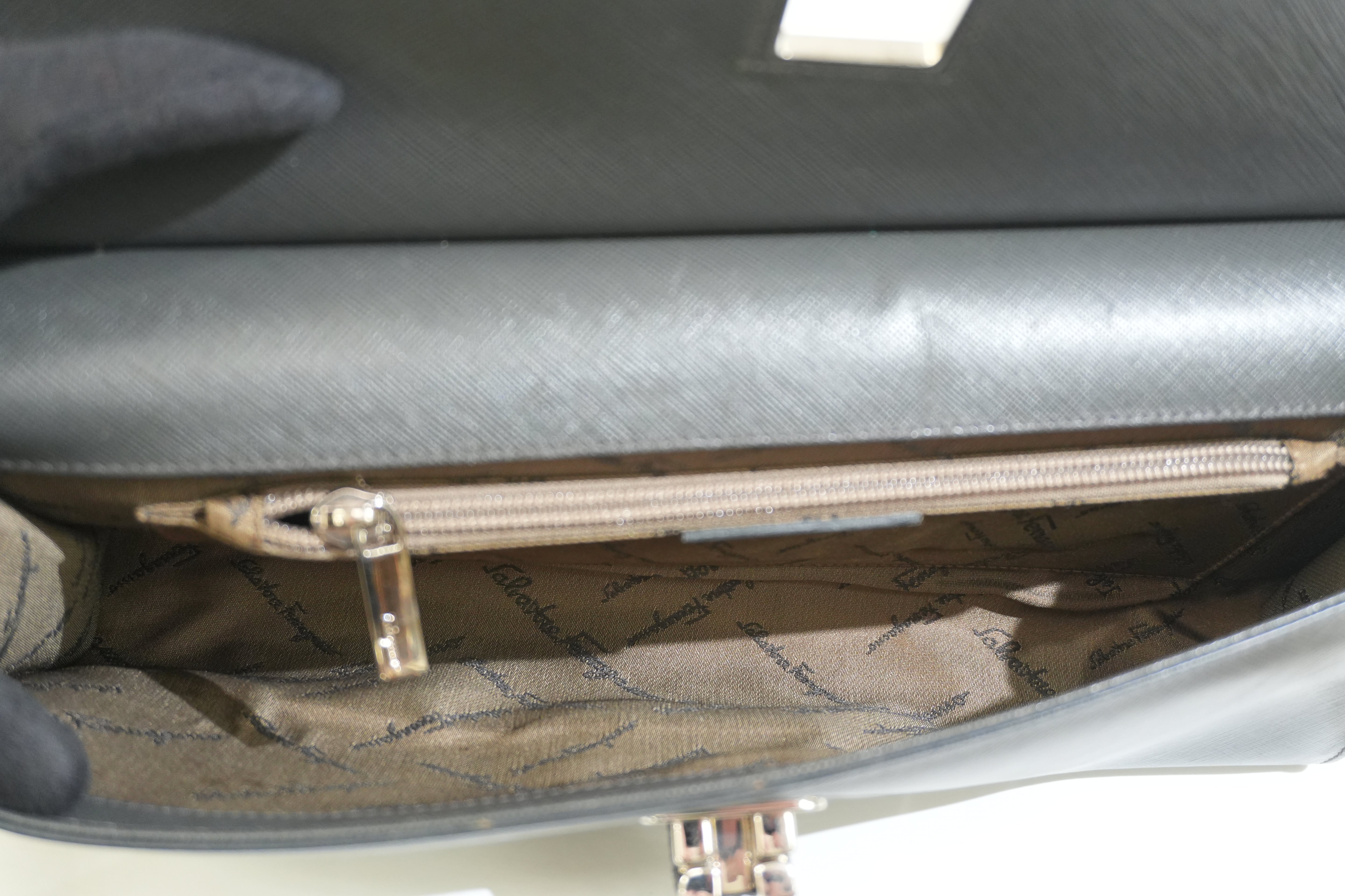 Pre-owned Ferragamo Leather Shoulder Bag Gray
