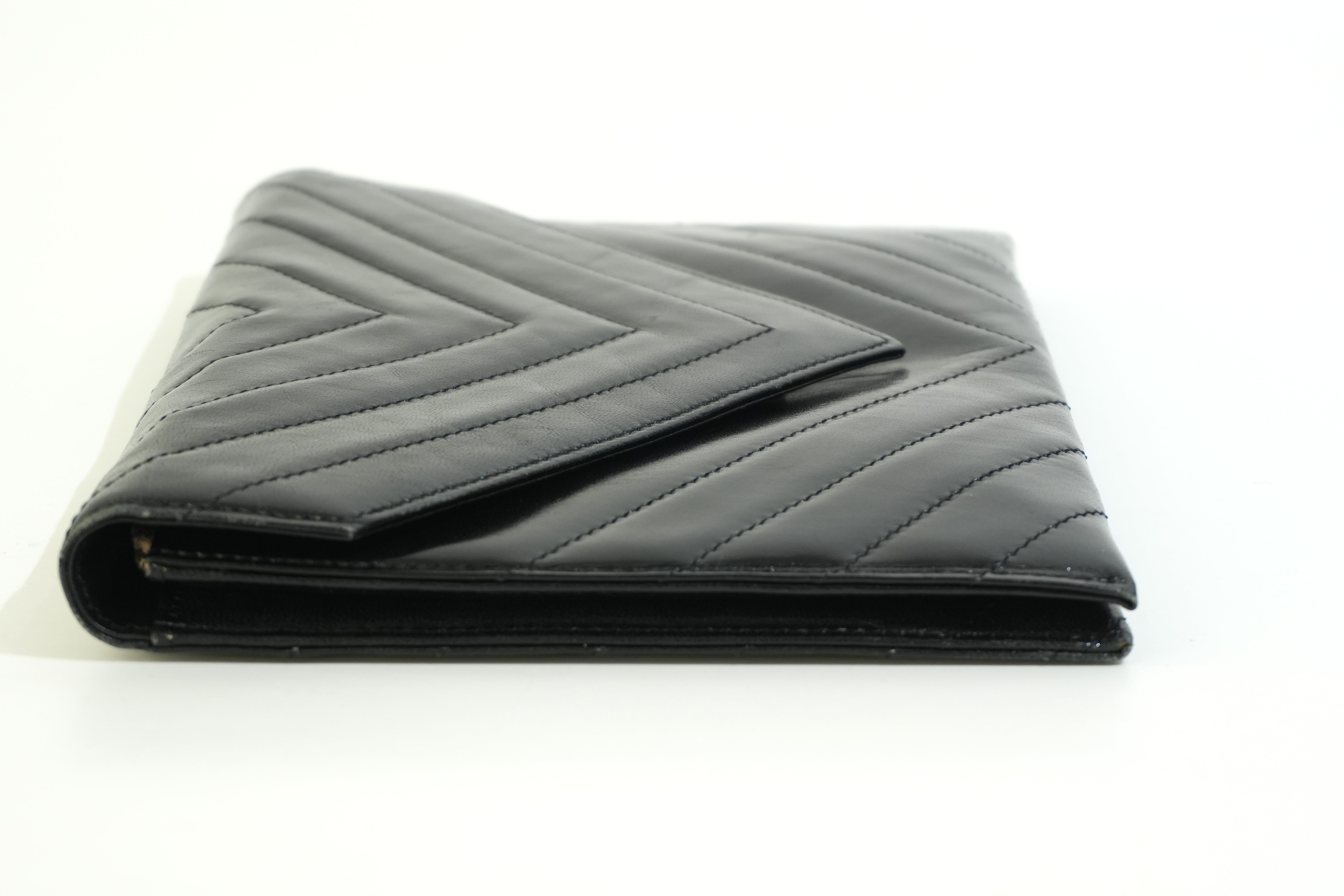 Pre-owned Yves Saint Laurent Calfskin Leather Clutch Bag Black